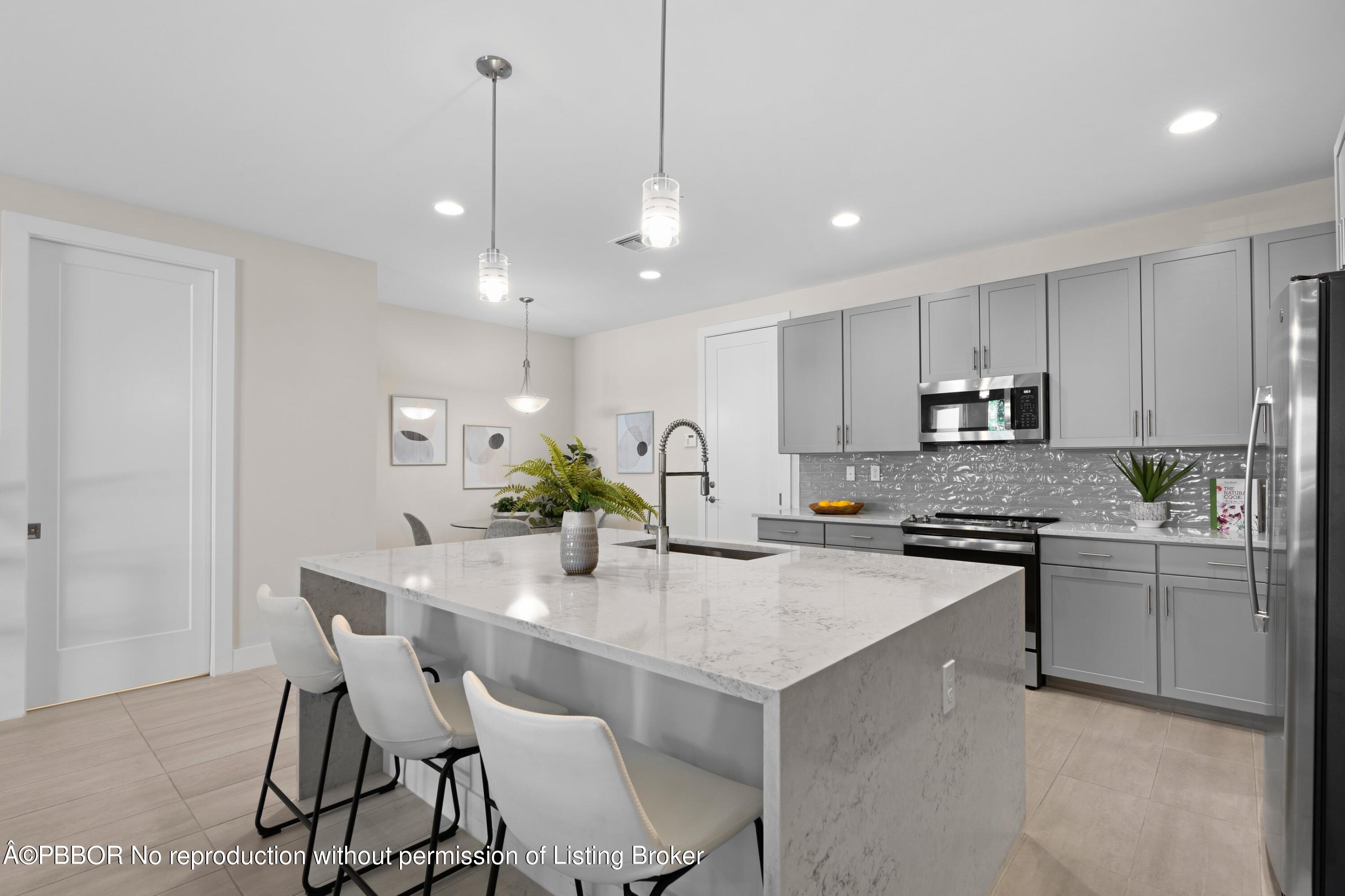 3828 Lambert Avenue, 3828