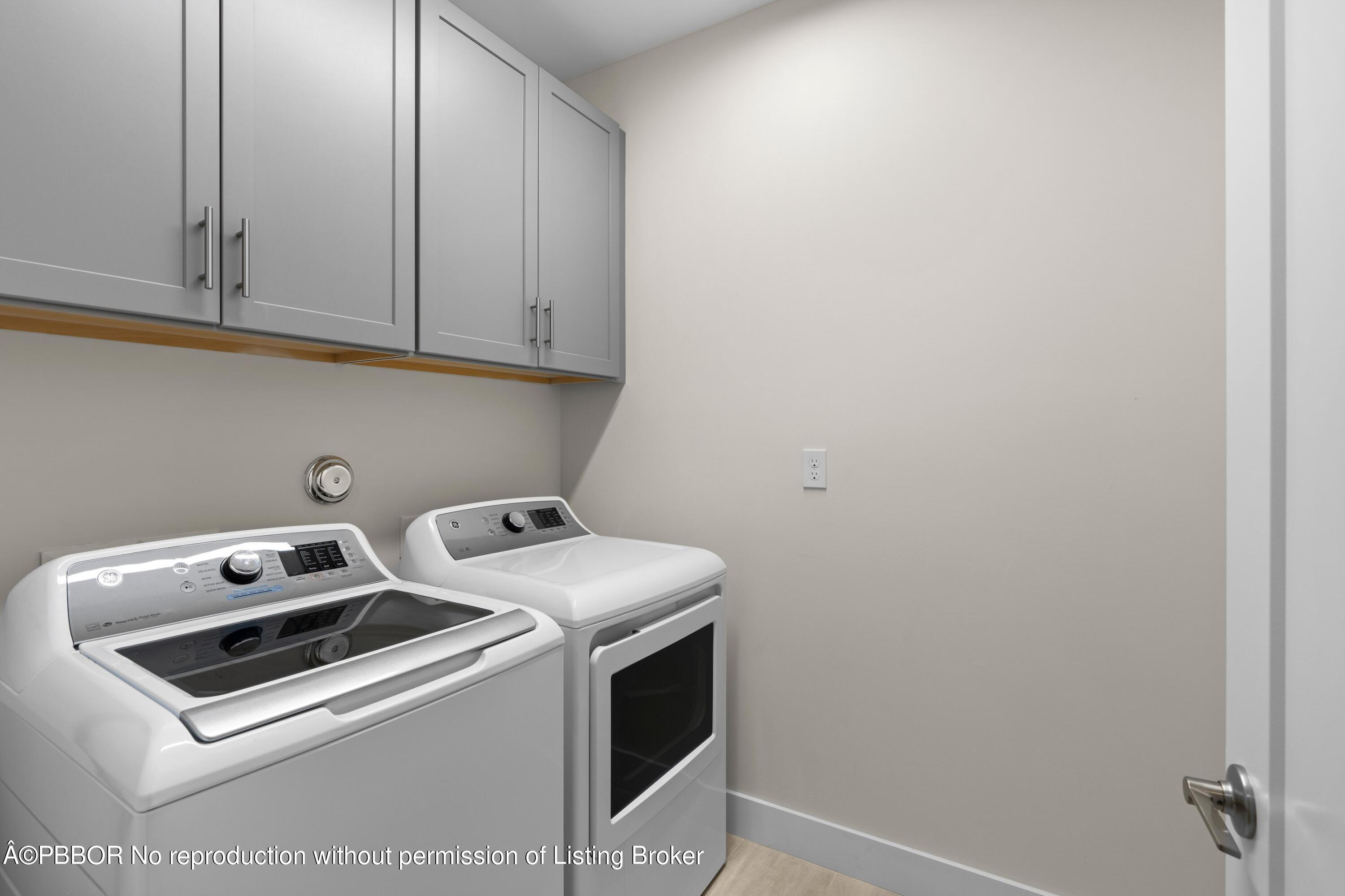 3828 Lambert Avenue, 3828