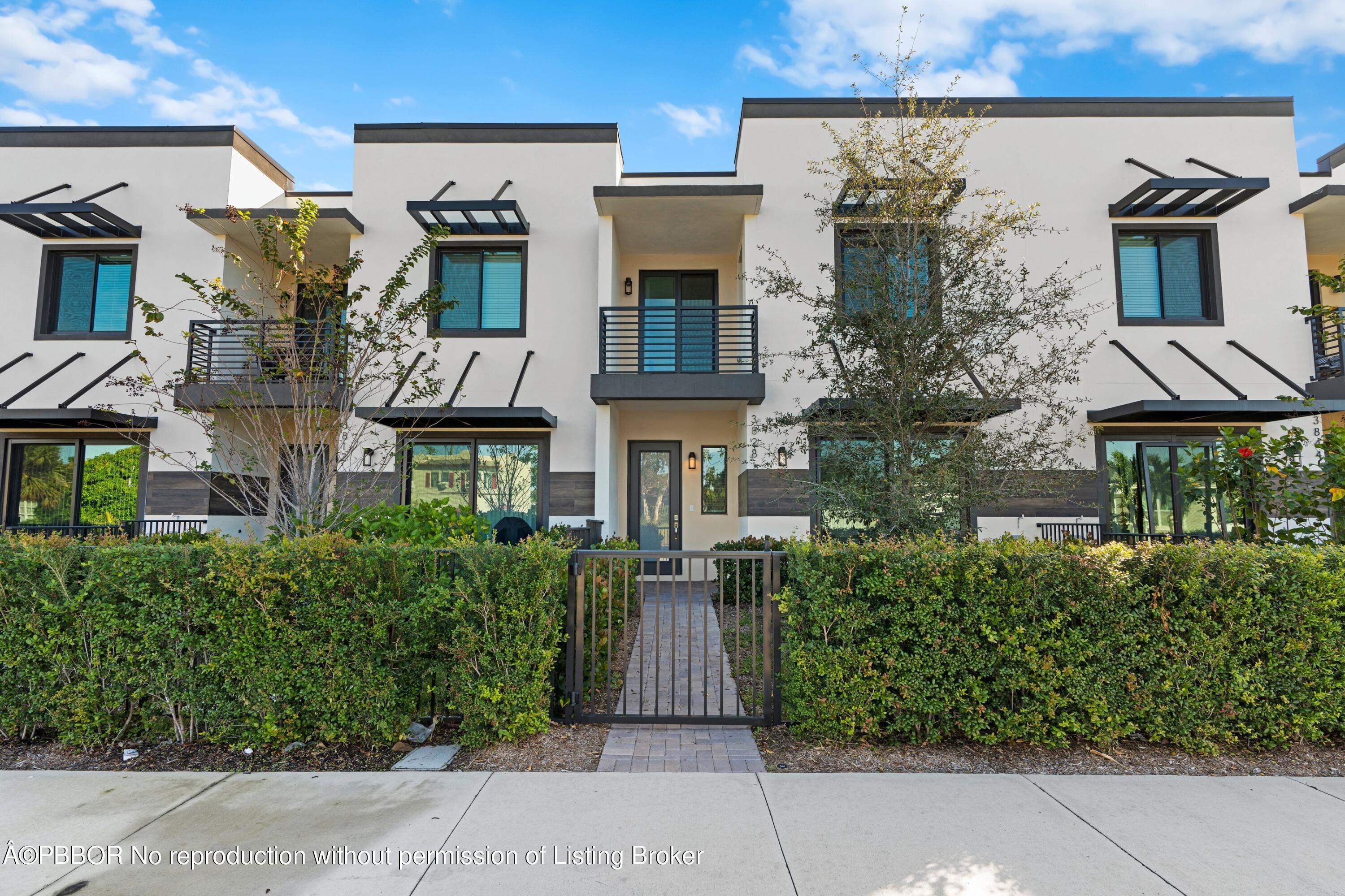 3828 Lambert Avenue, 3828