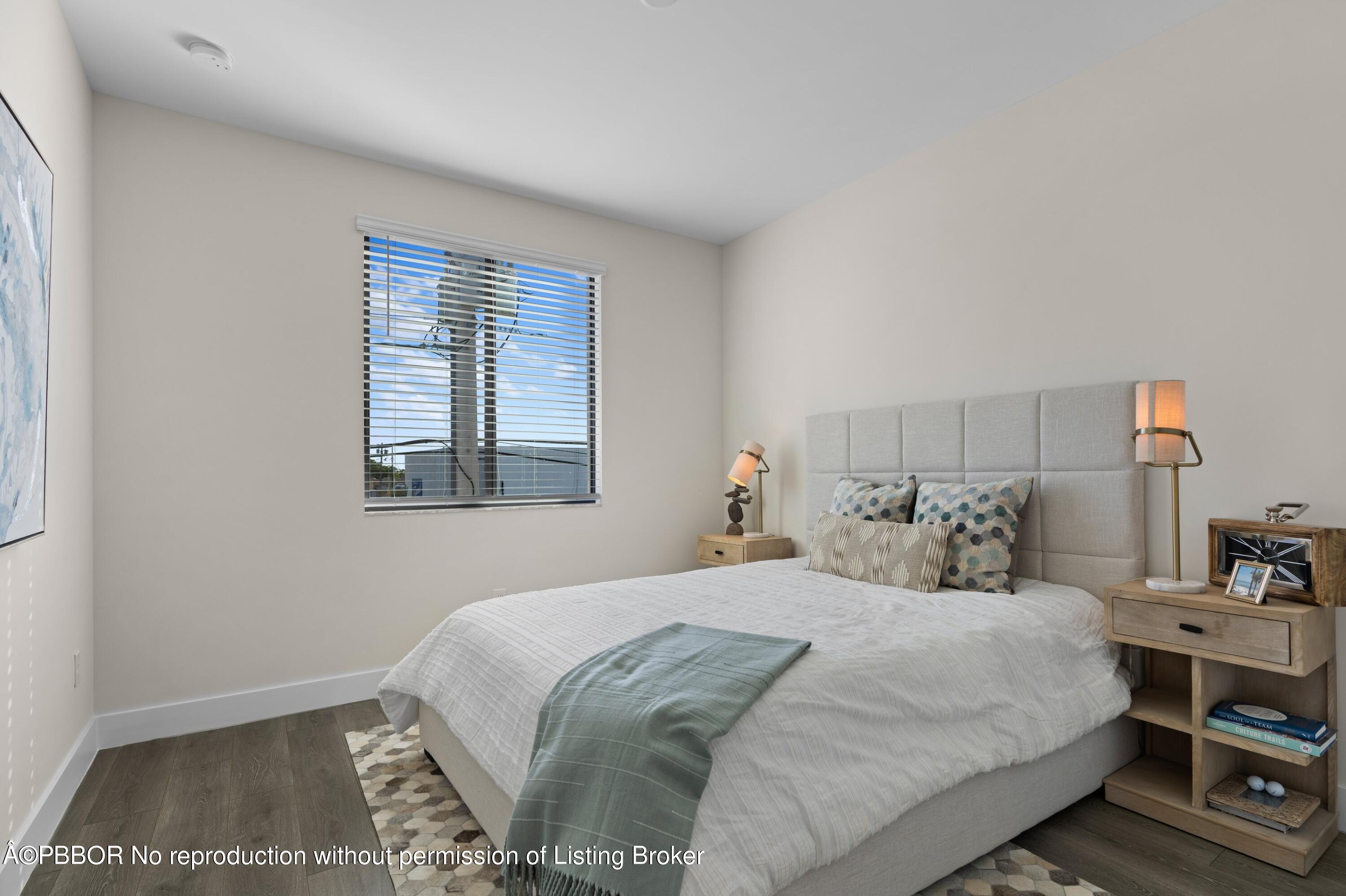 3828 Lambert Avenue, 3828