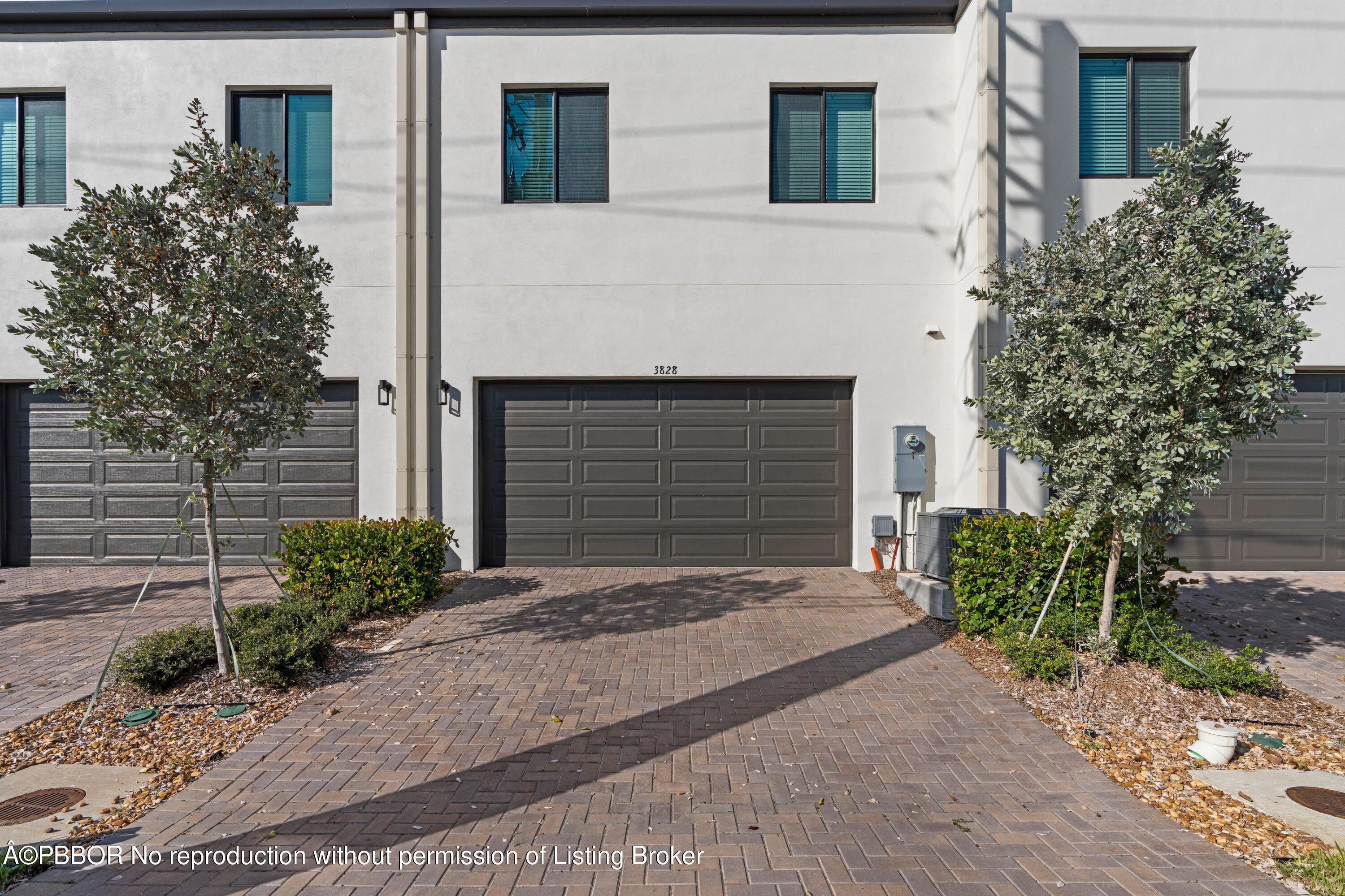 3828 Lambert Avenue, 3828