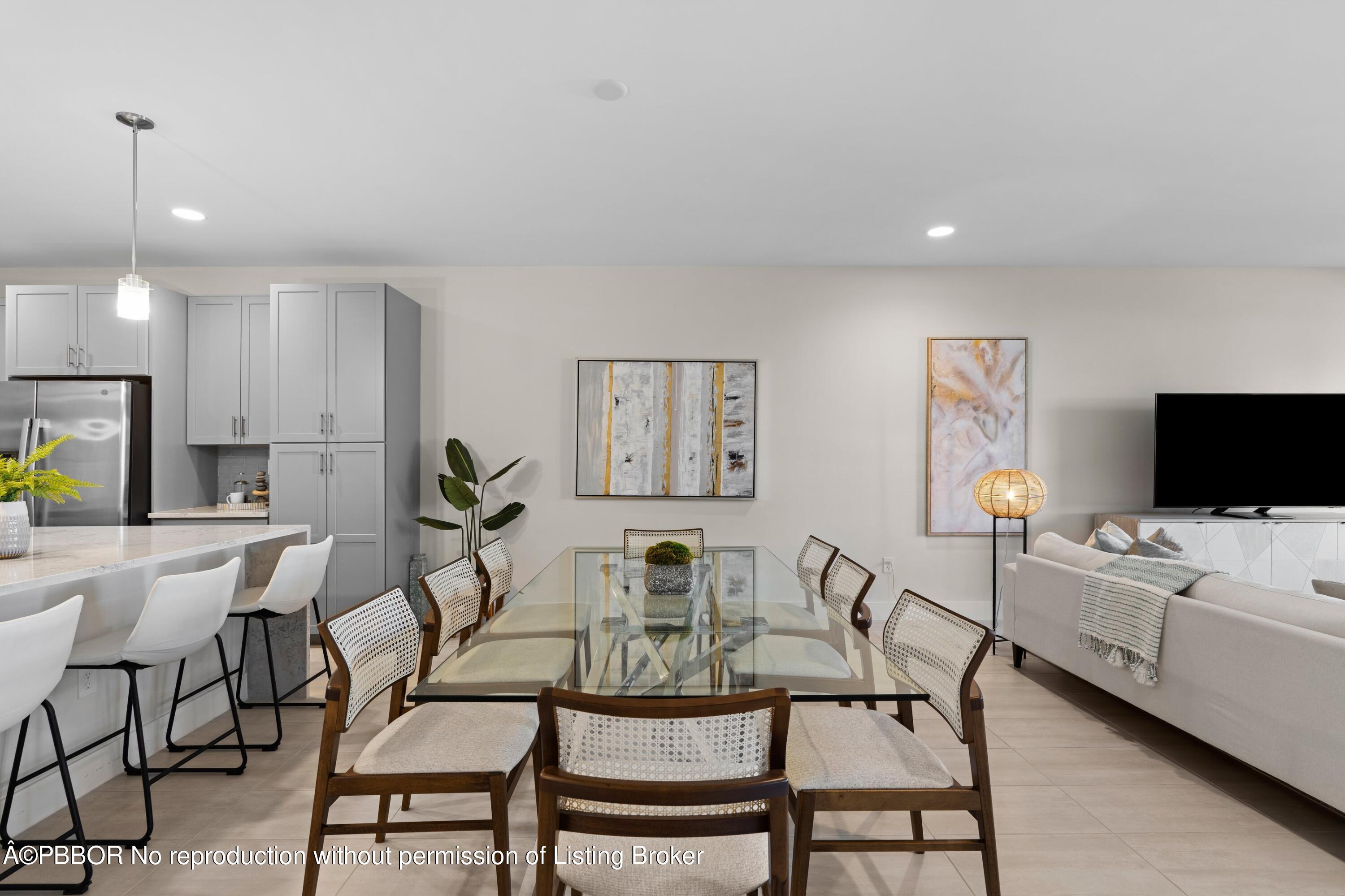 3828 Lambert Avenue, 3828