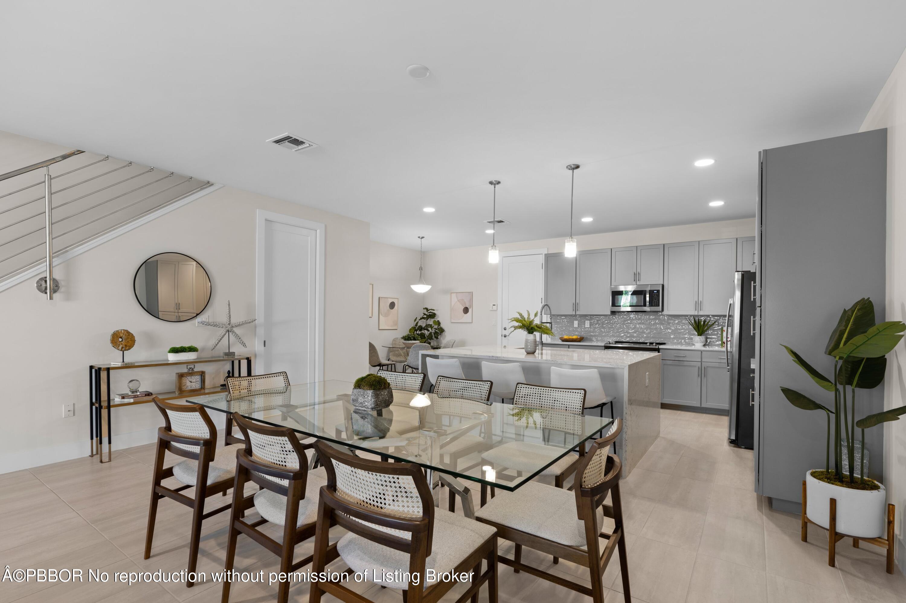 3828 Lambert Avenue, 3828