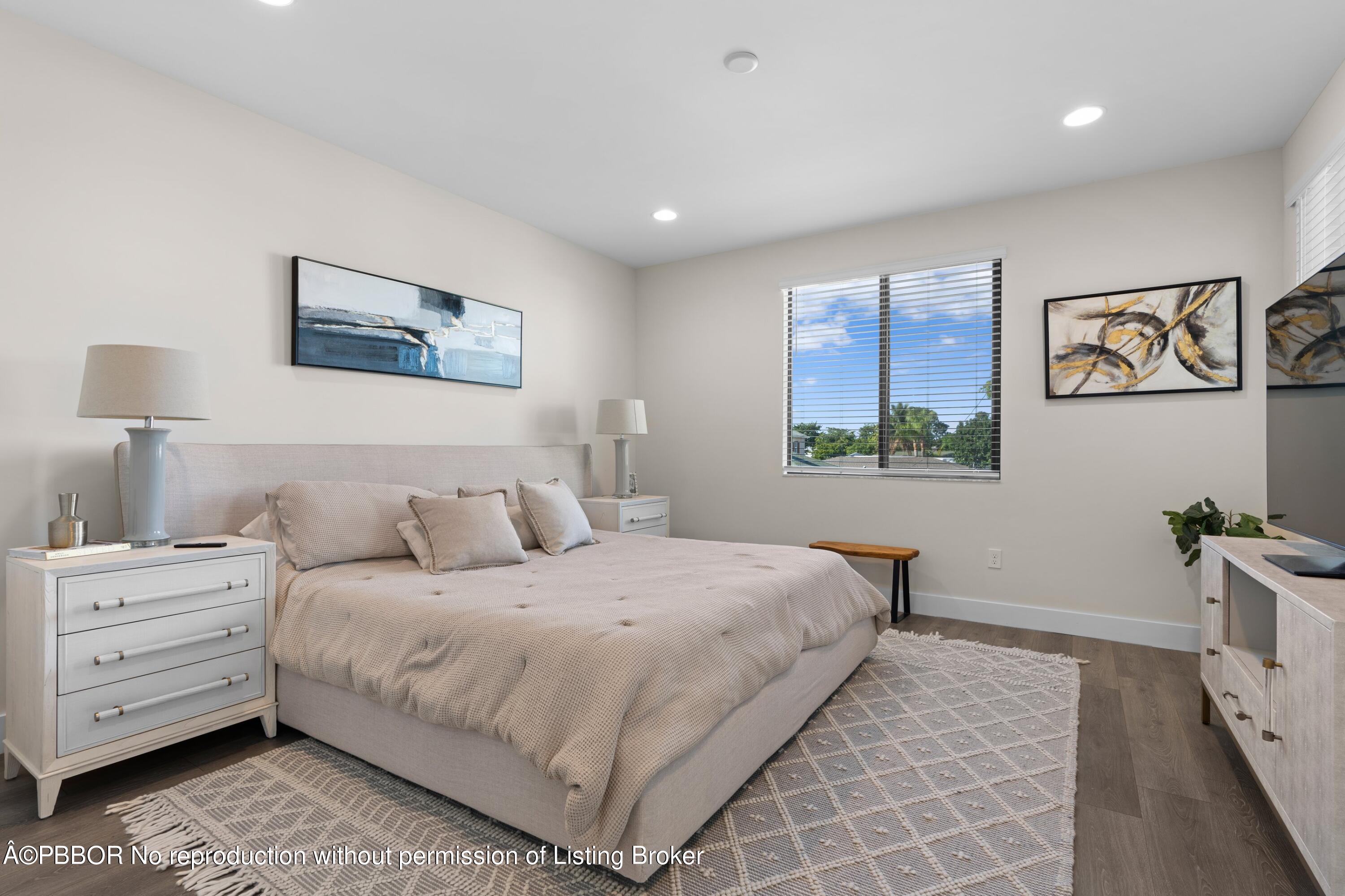 3828 Lambert Avenue, 3828