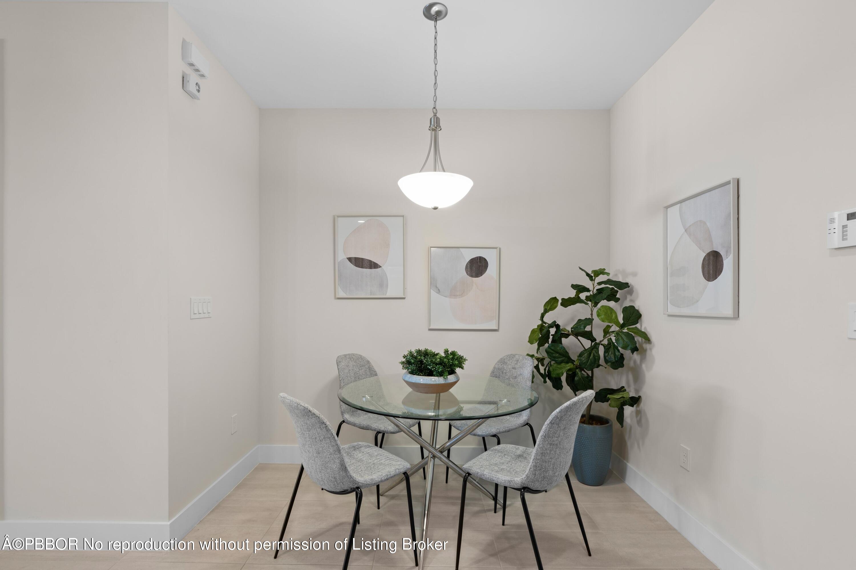 3828 Lambert Avenue, 3828