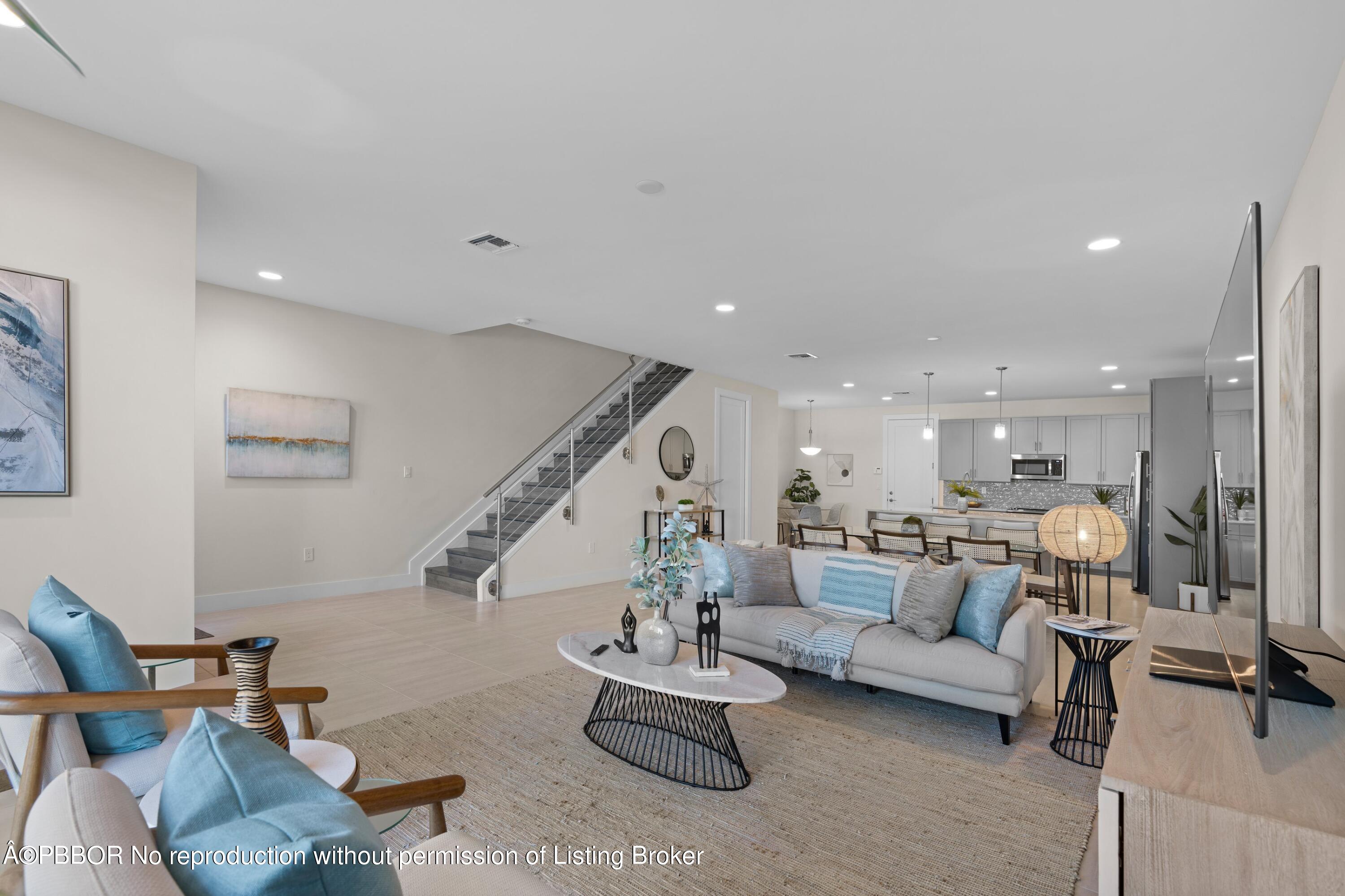 3828 Lambert Avenue, 3828