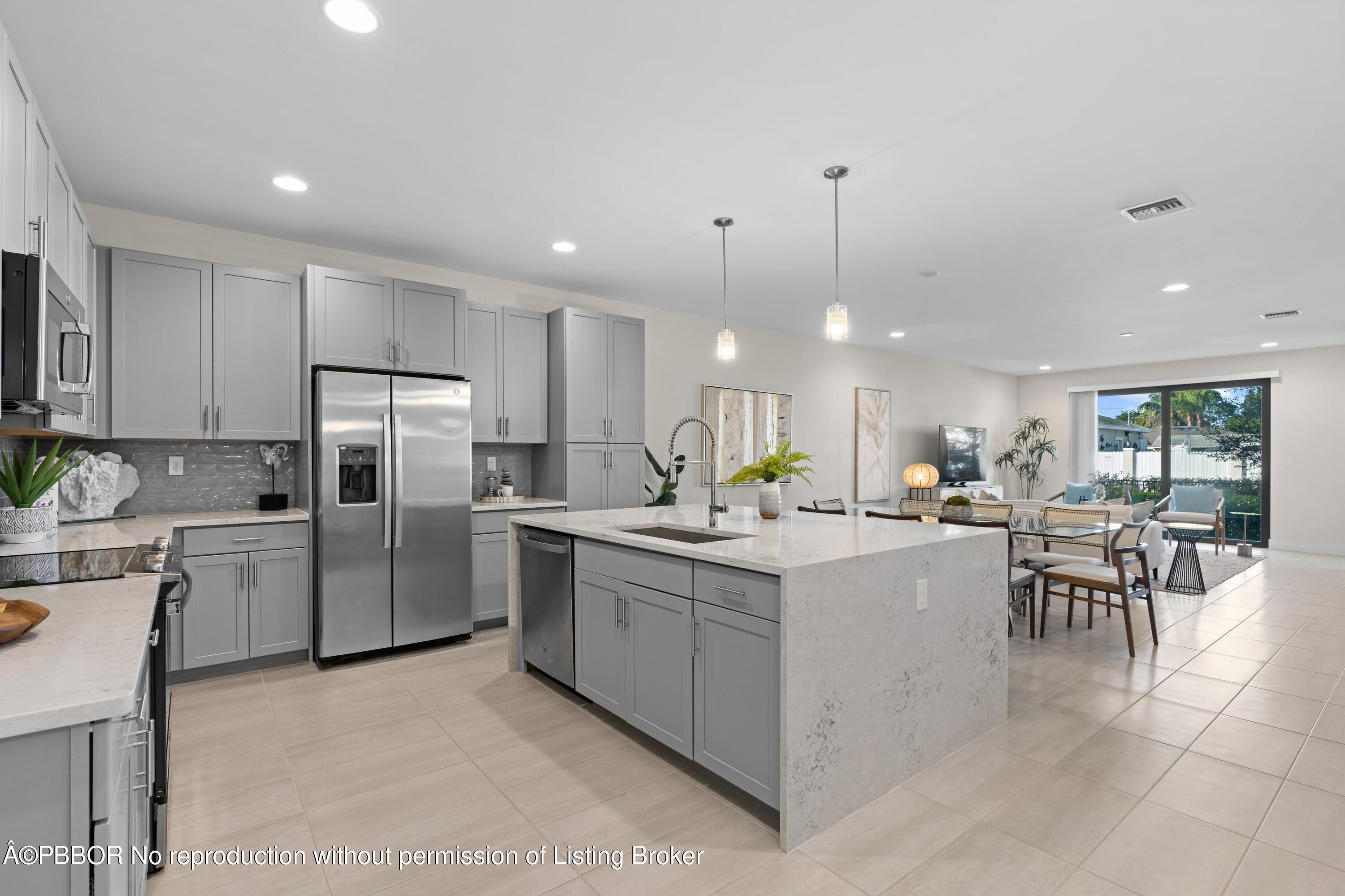 3828 Lambert Avenue, 3828