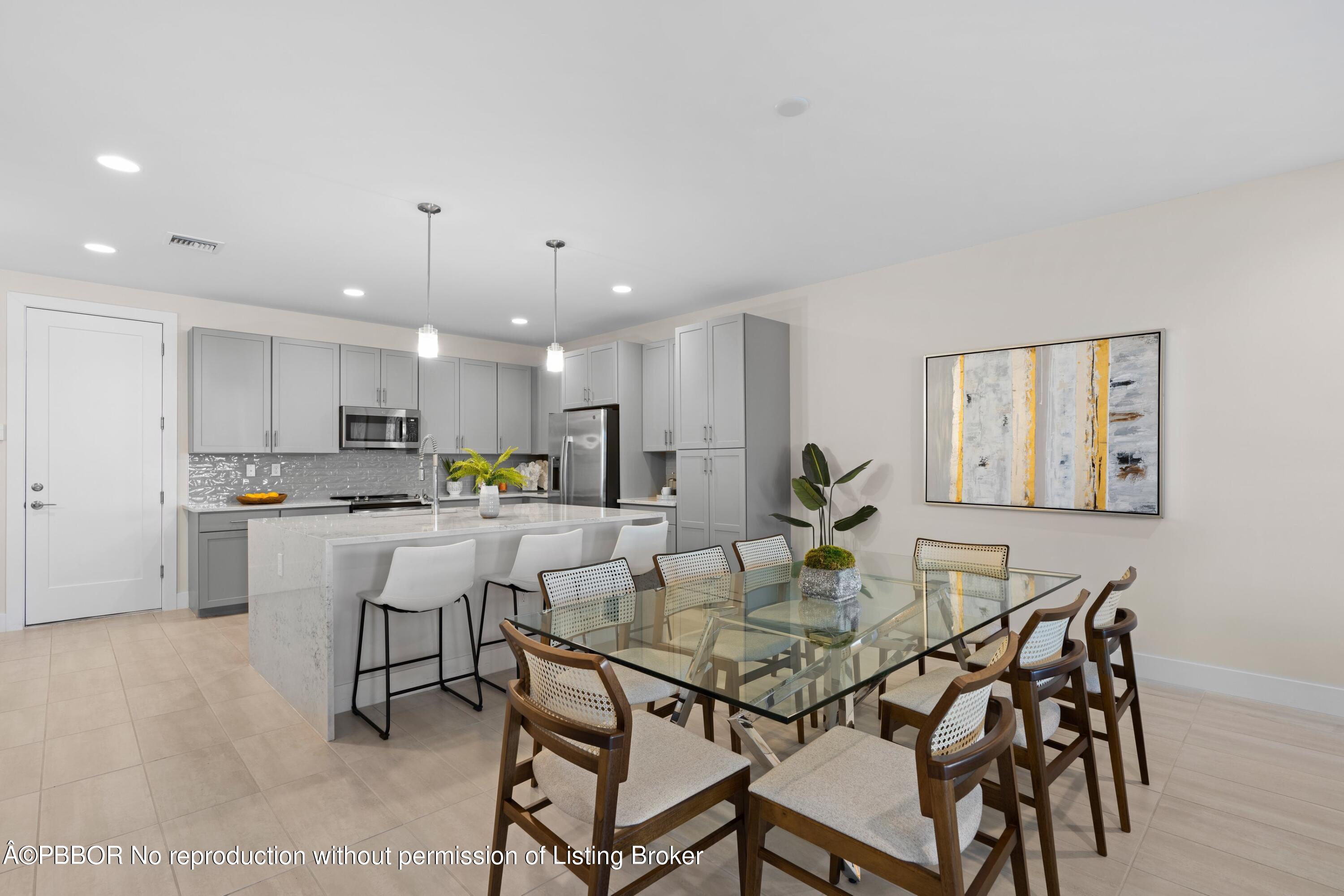 3828 Lambert Avenue, 3828