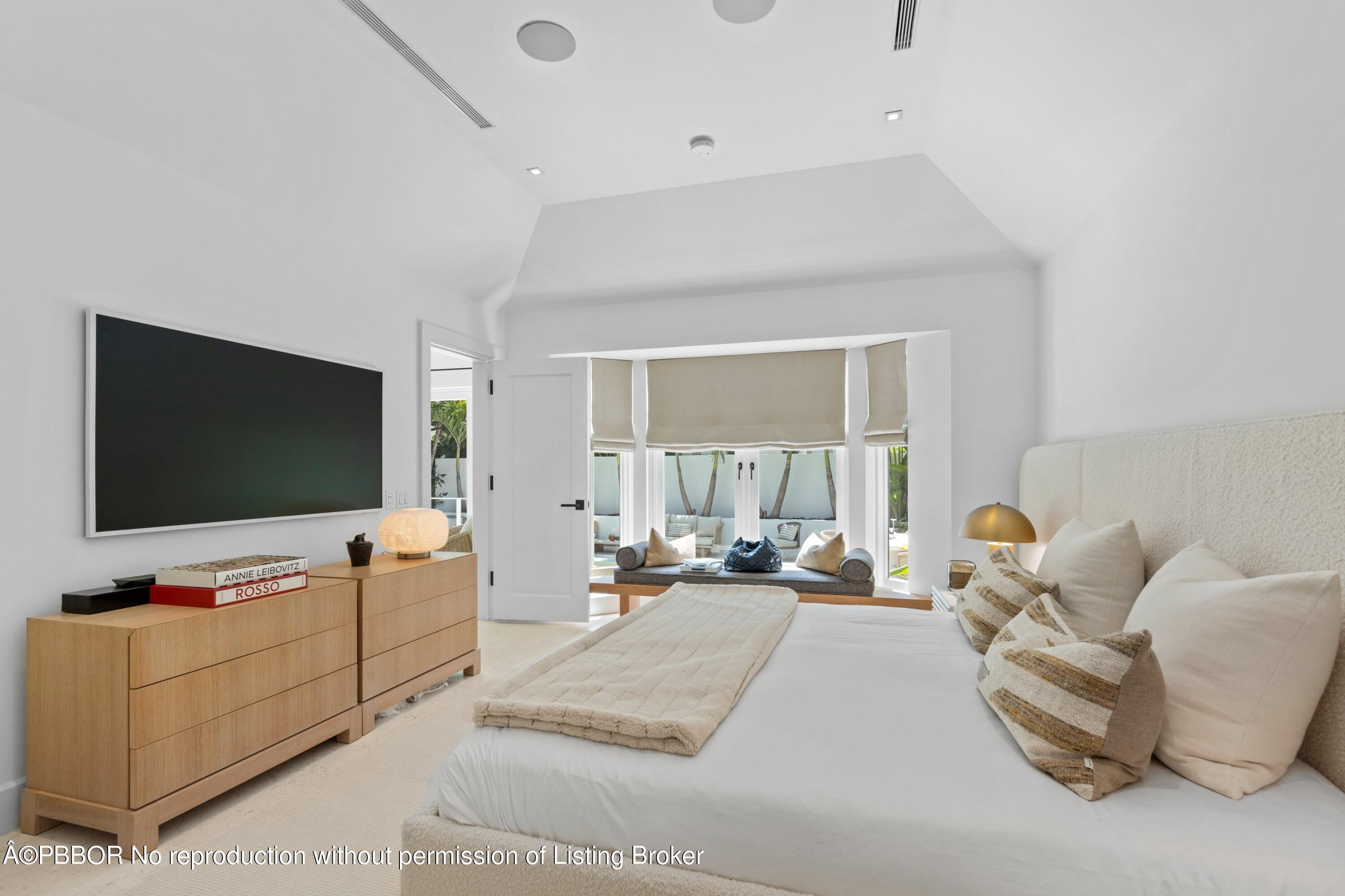 365 Hibiscus Avenue