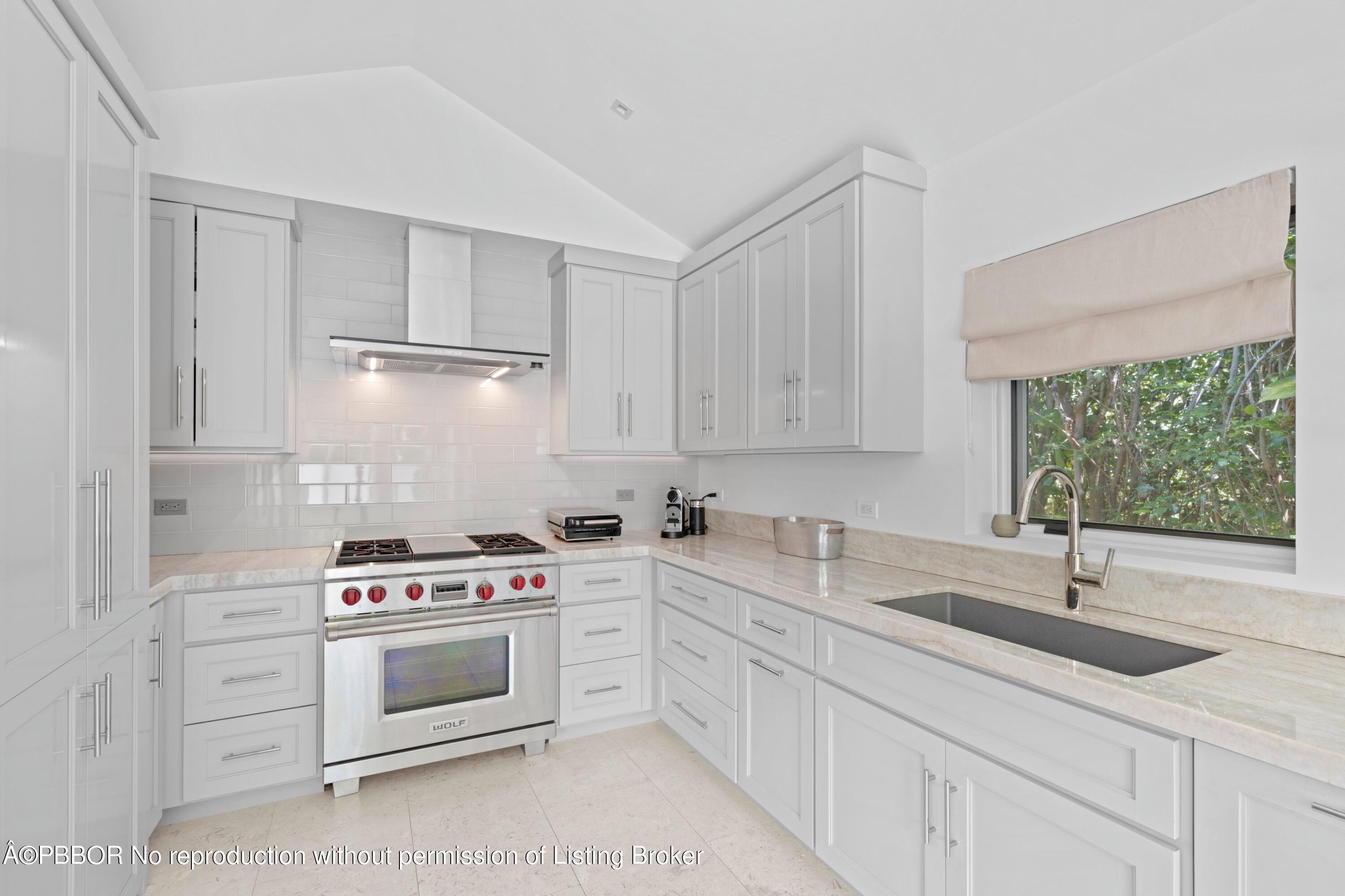 365 Hibiscus Avenue