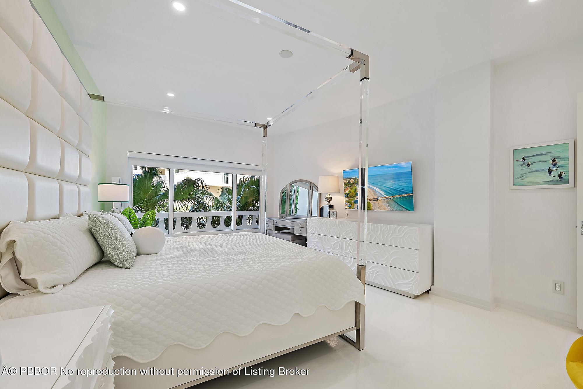 300 S Ocean Boulevard, 2E, Palm Beach Unit: 2E