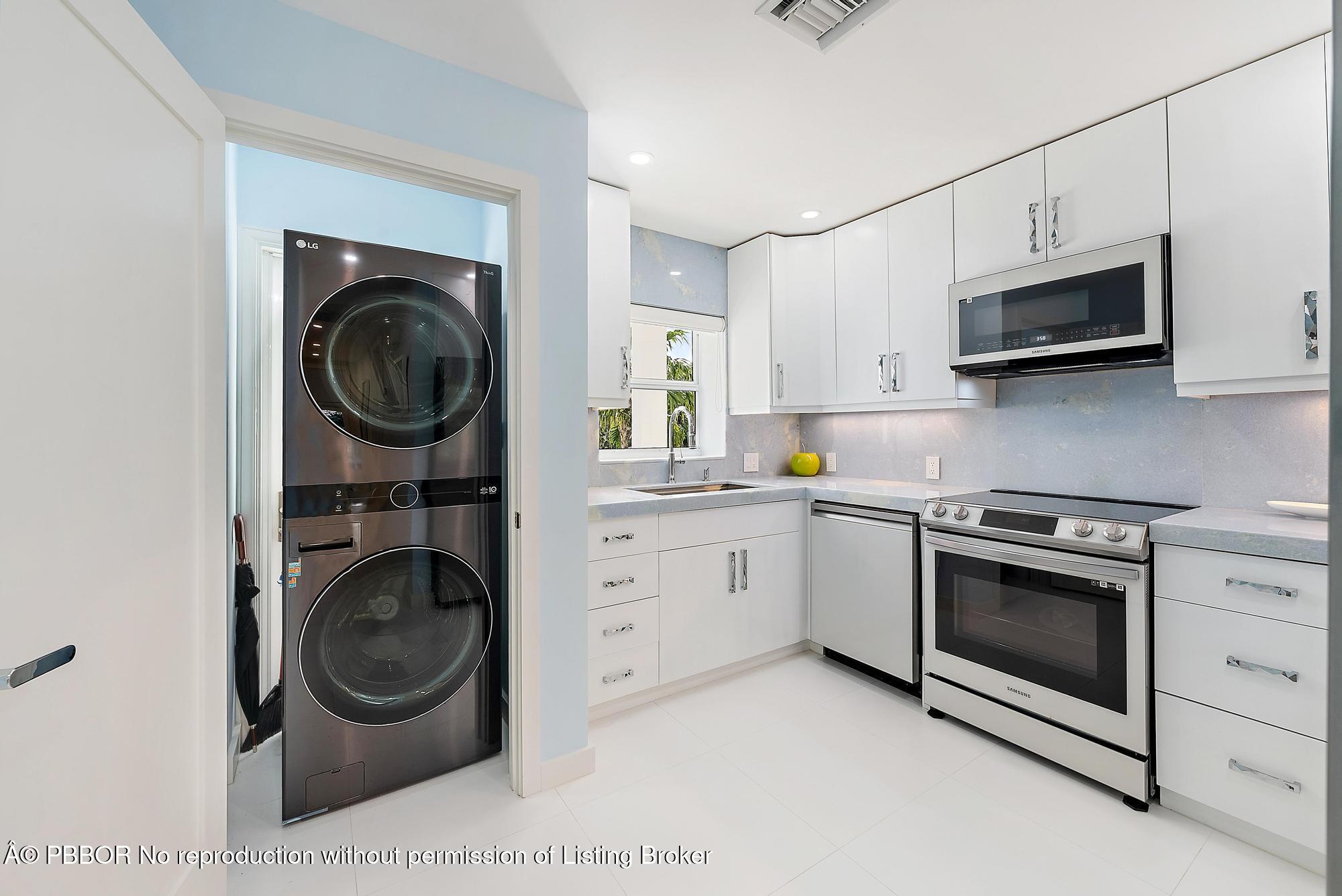 300 S Ocean Boulevard, 2E, Palm Beach Unit: 2E