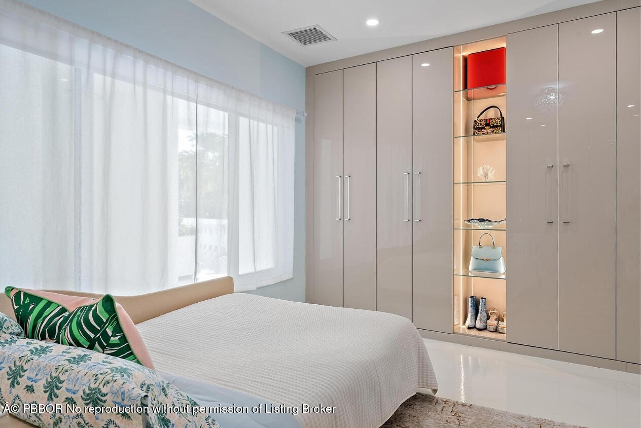 300 S Ocean Boulevard, 2E, Palm Beach Unit: 2E