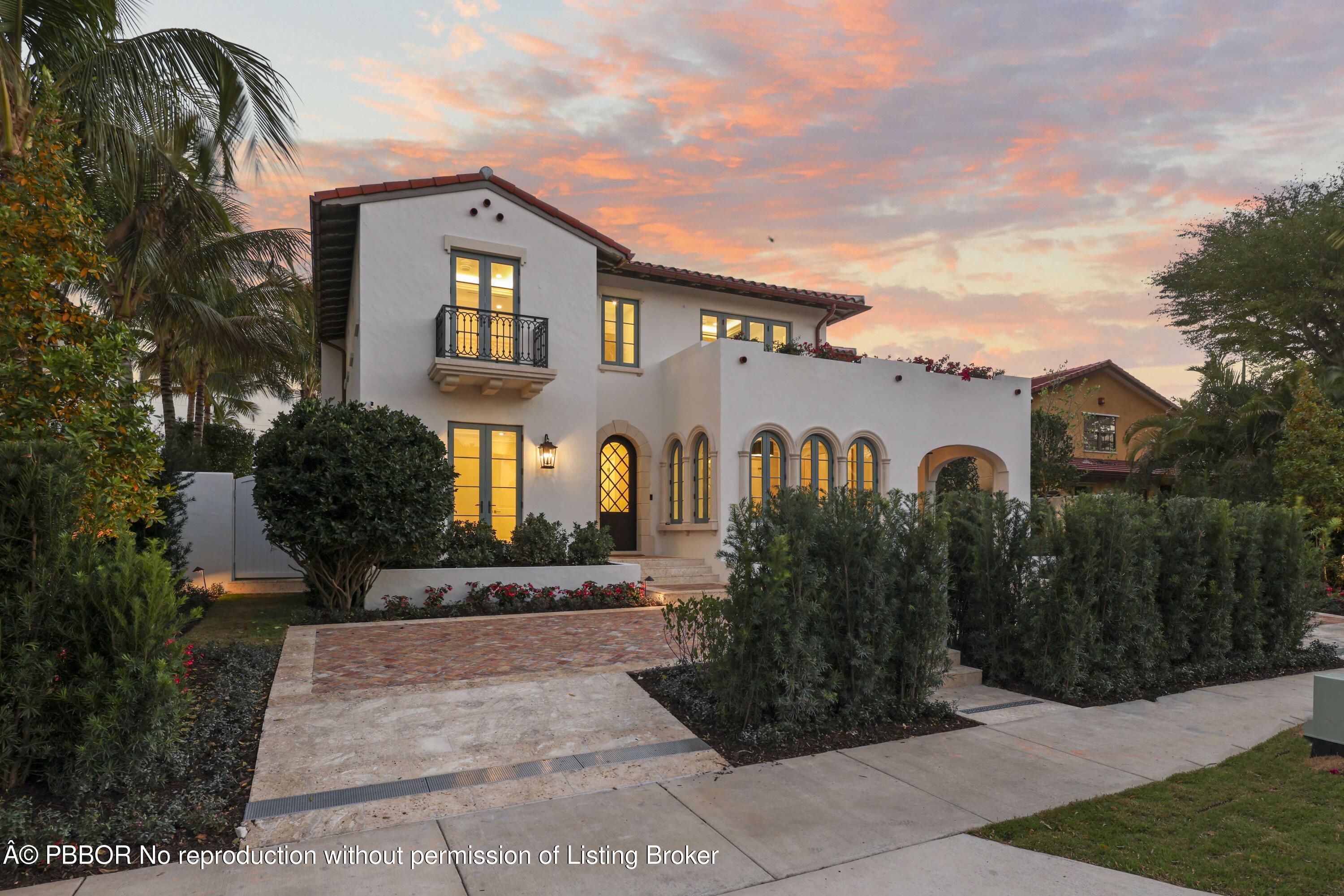 350 Seabreeze Avenue