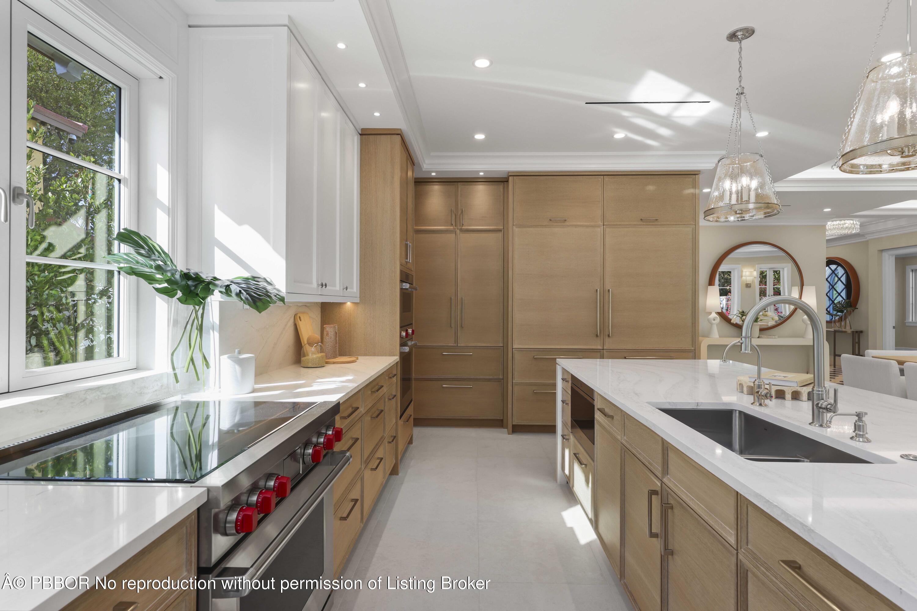 350 Seabreeze Avenue