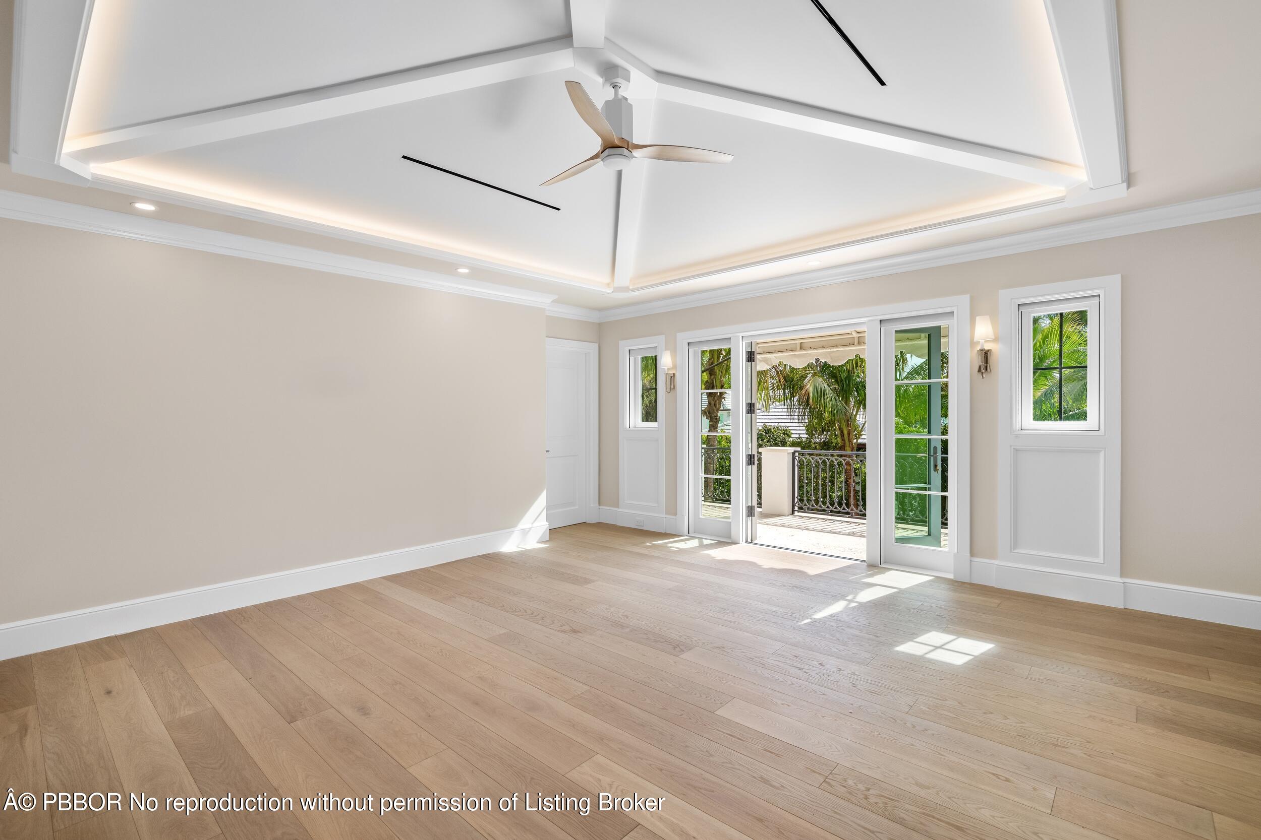 350 Seabreeze Avenue