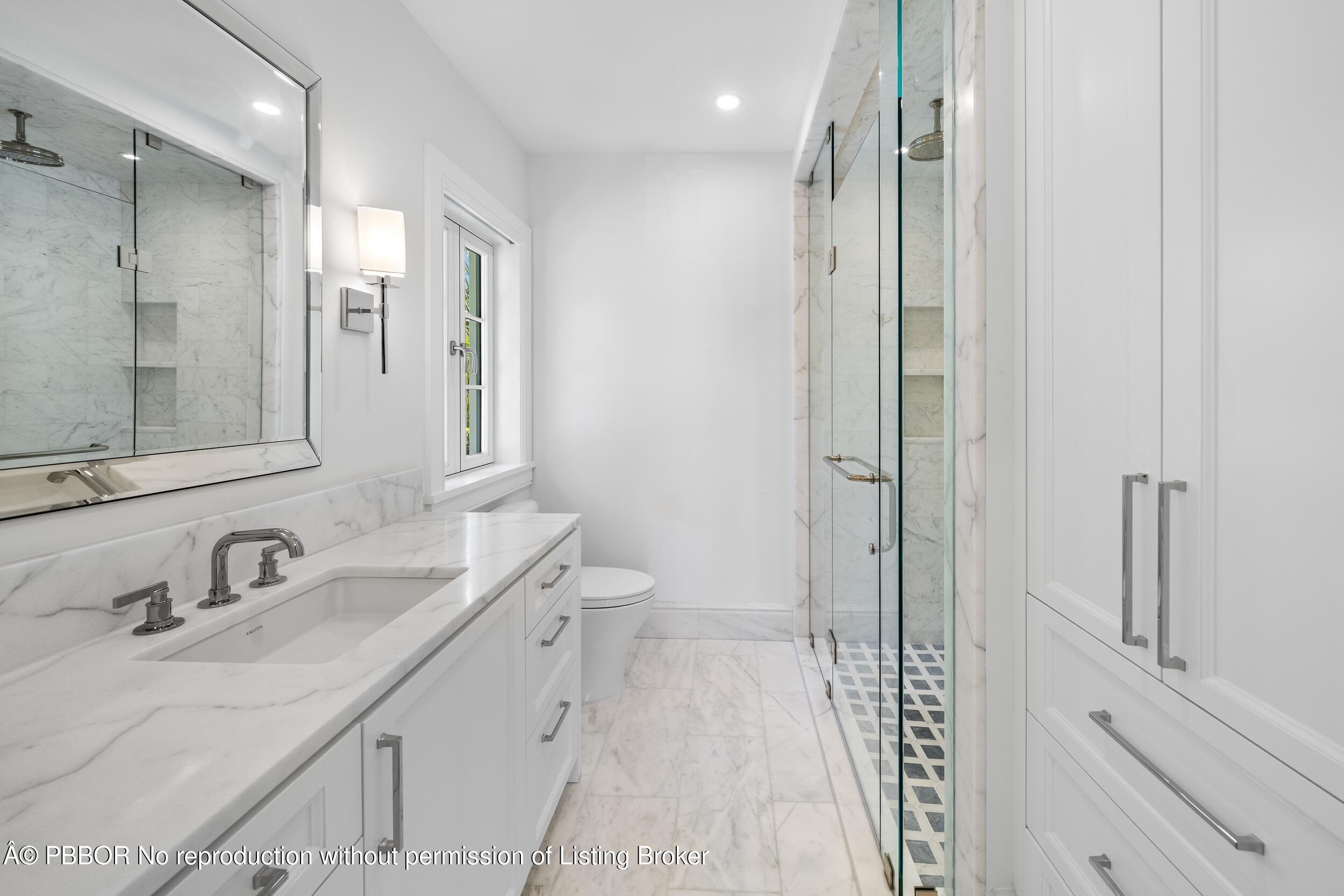 350 Seabreeze Avenue