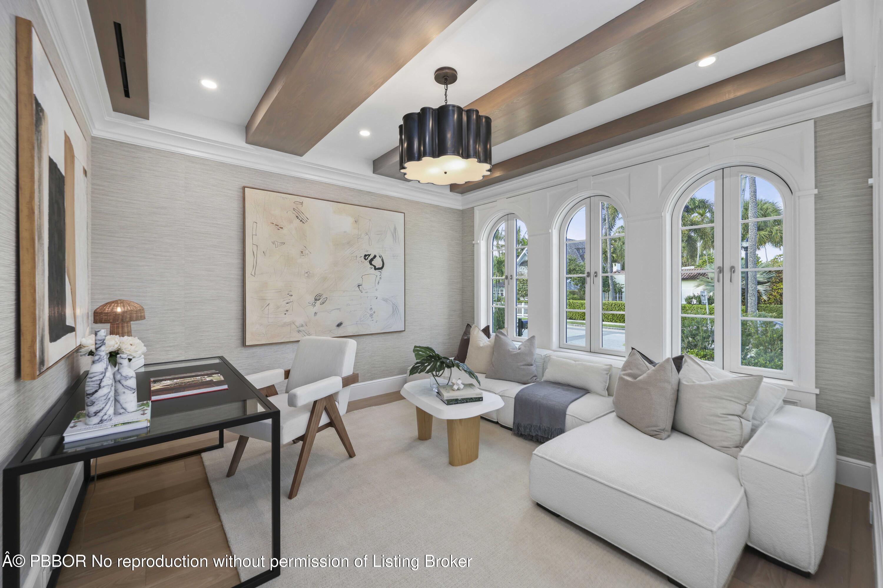 350 Seabreeze Avenue