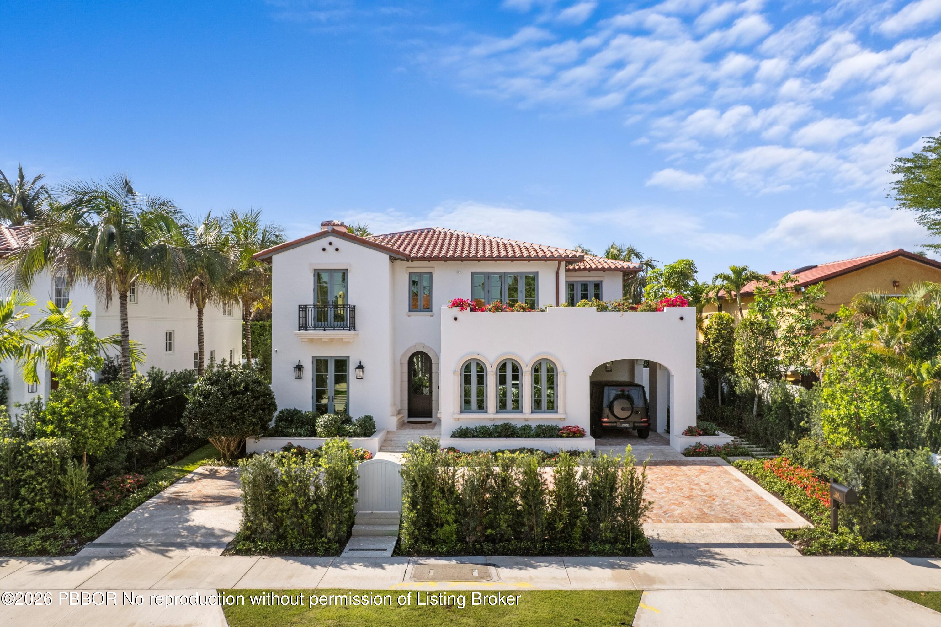 350 Seabreeze Avenue