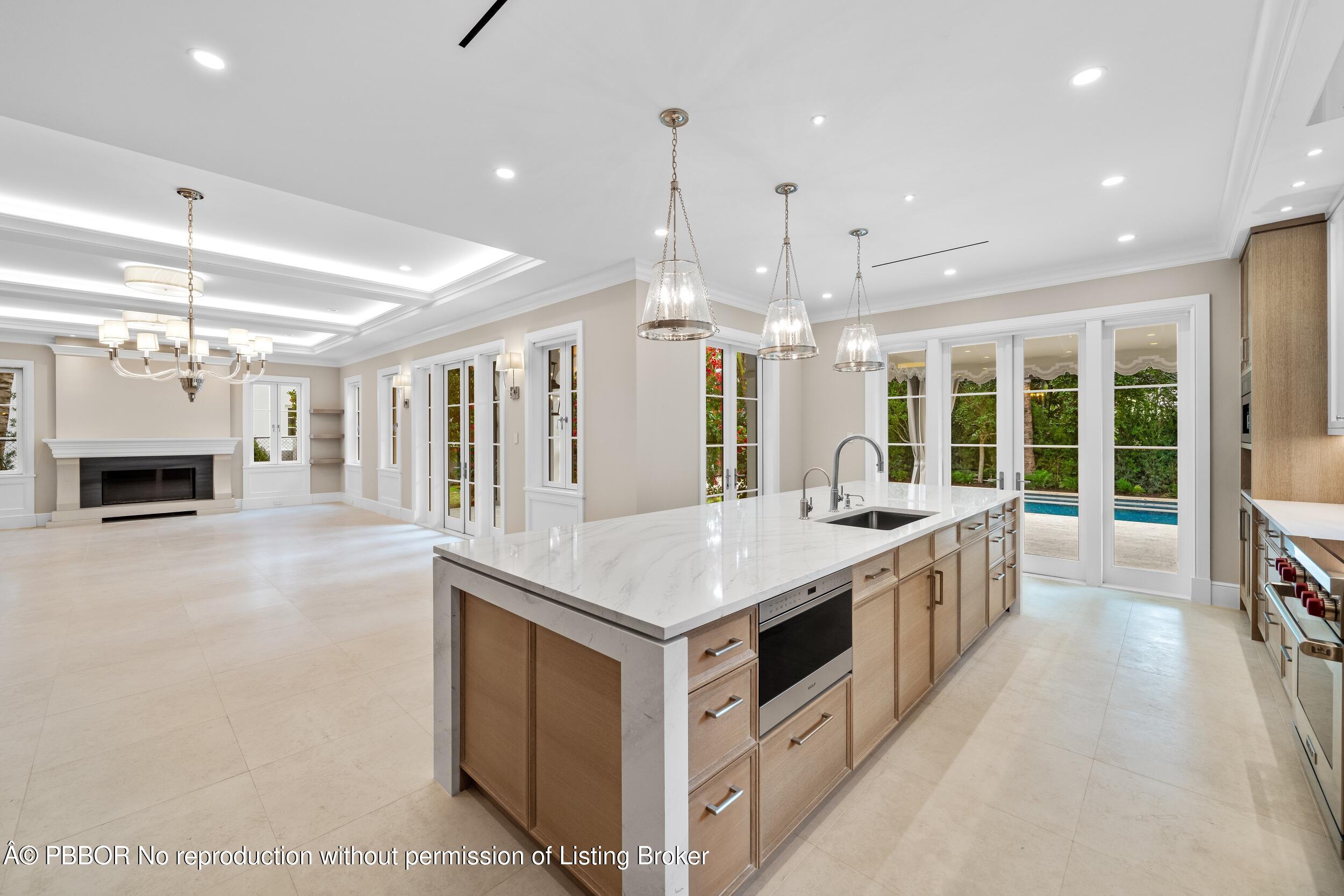 350 Seabreeze Avenue