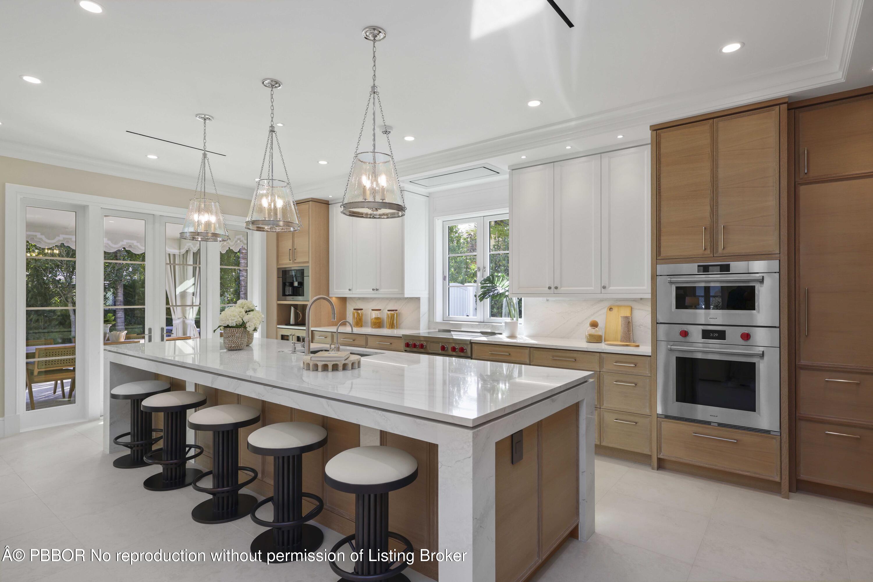 350 Seabreeze Avenue