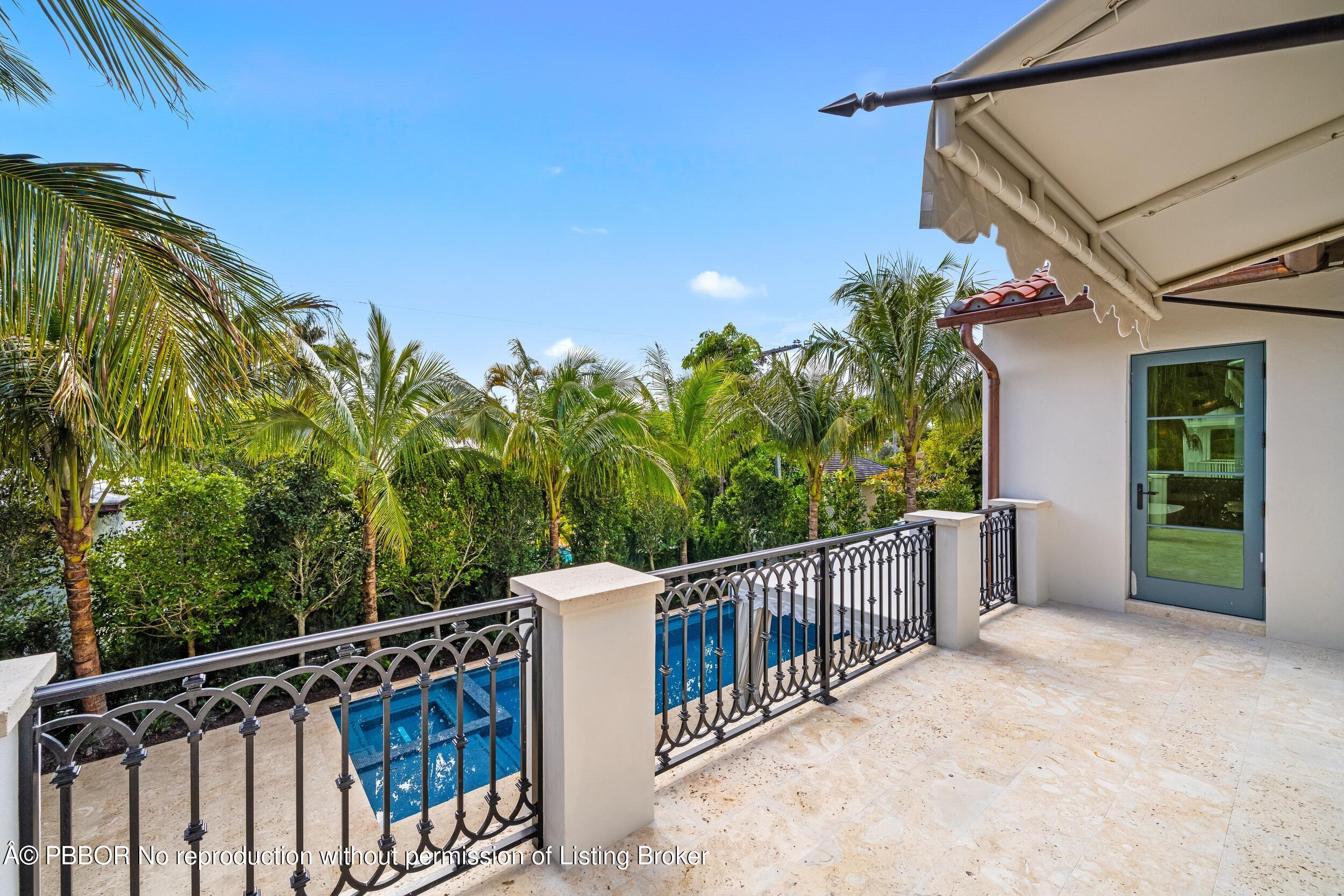 350 Seabreeze Avenue