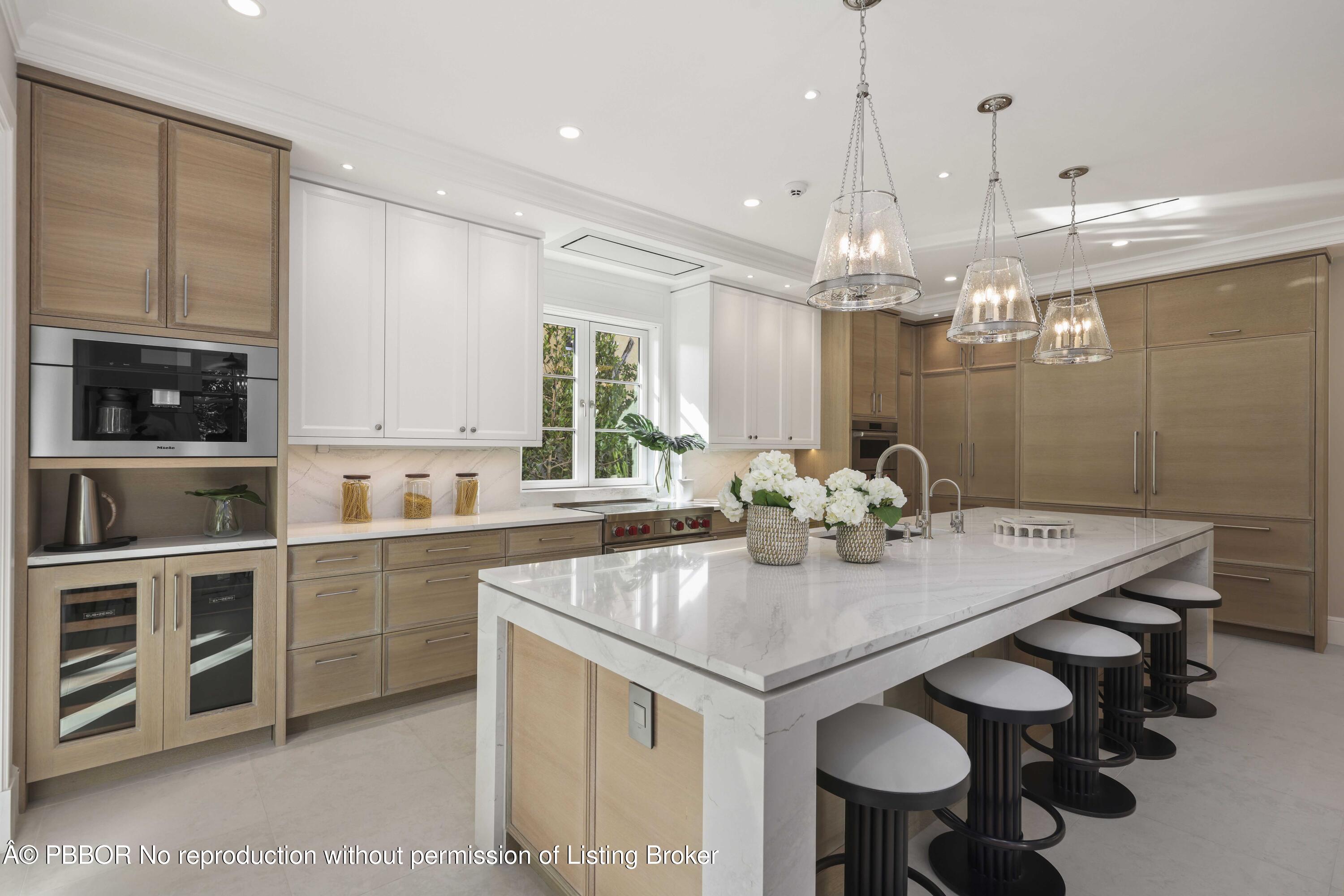 350 Seabreeze Avenue