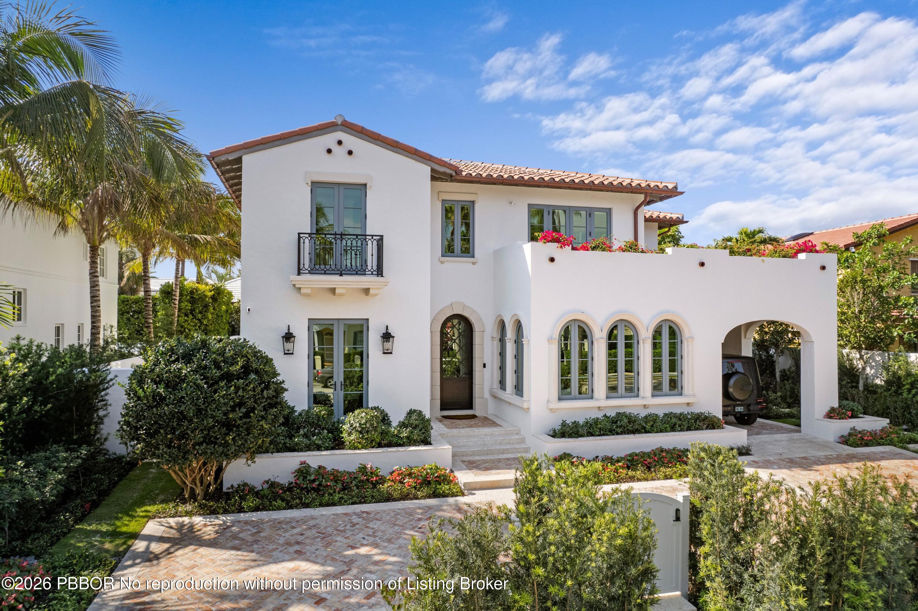 350 Seabreeze Avenue