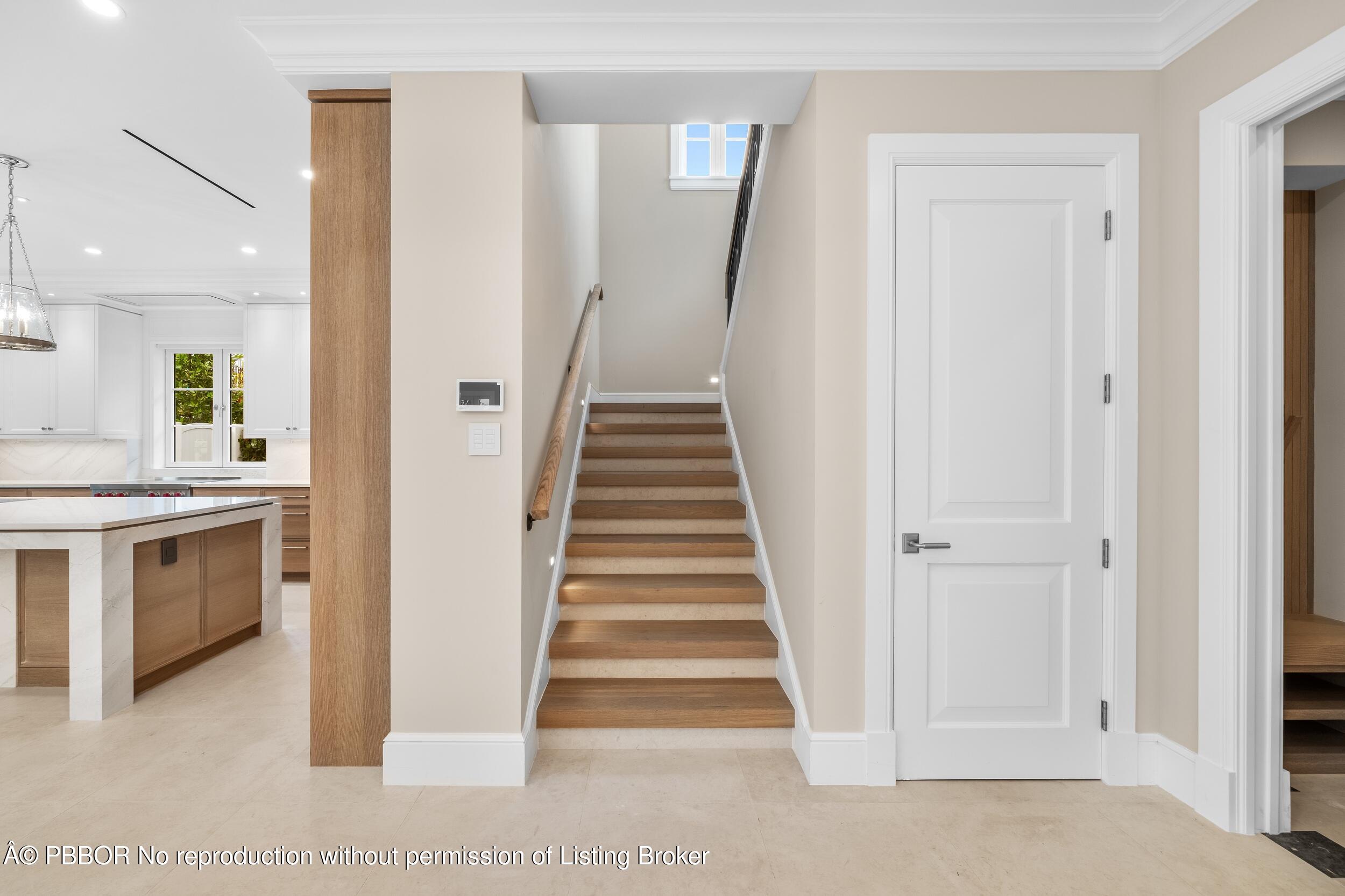 350 Seabreeze Avenue