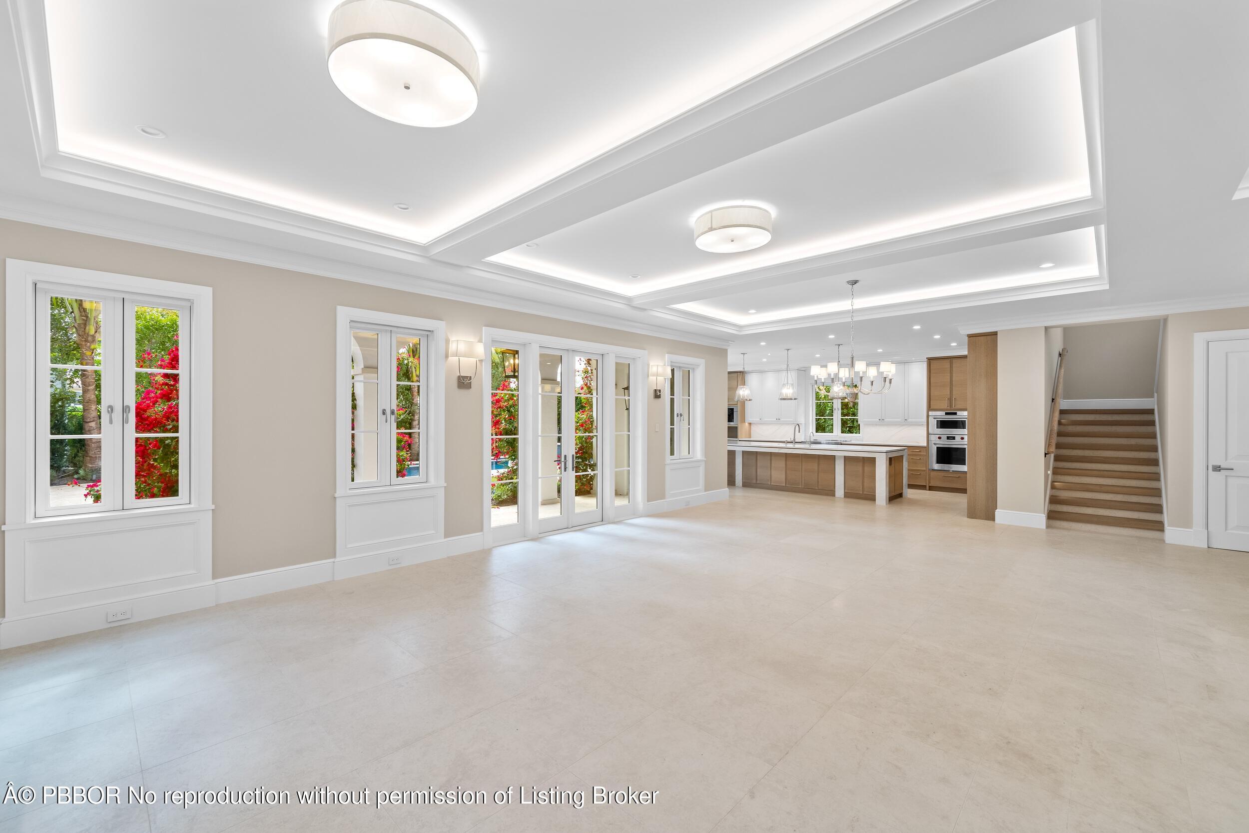 350 Seabreeze Avenue