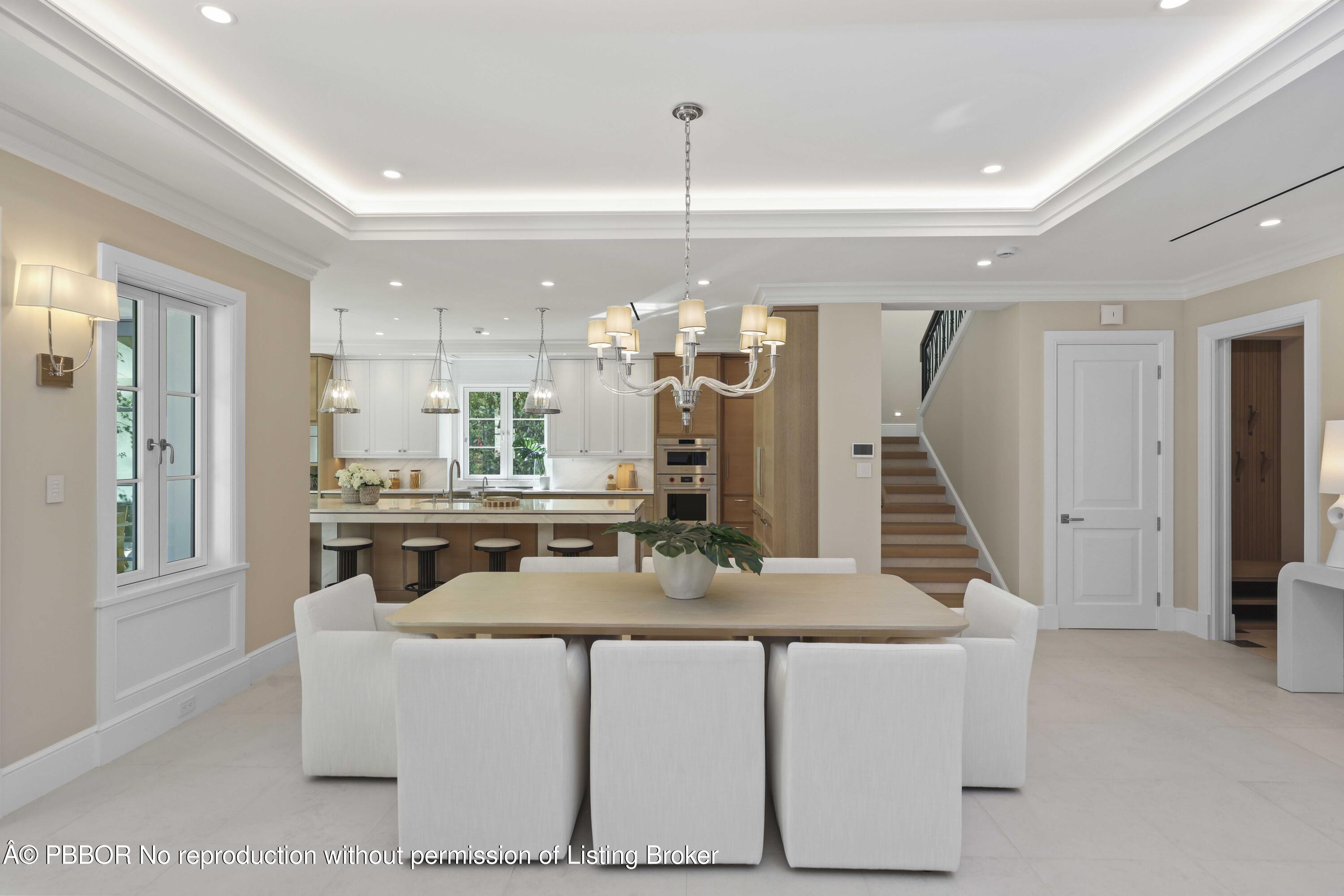 350 Seabreeze Avenue