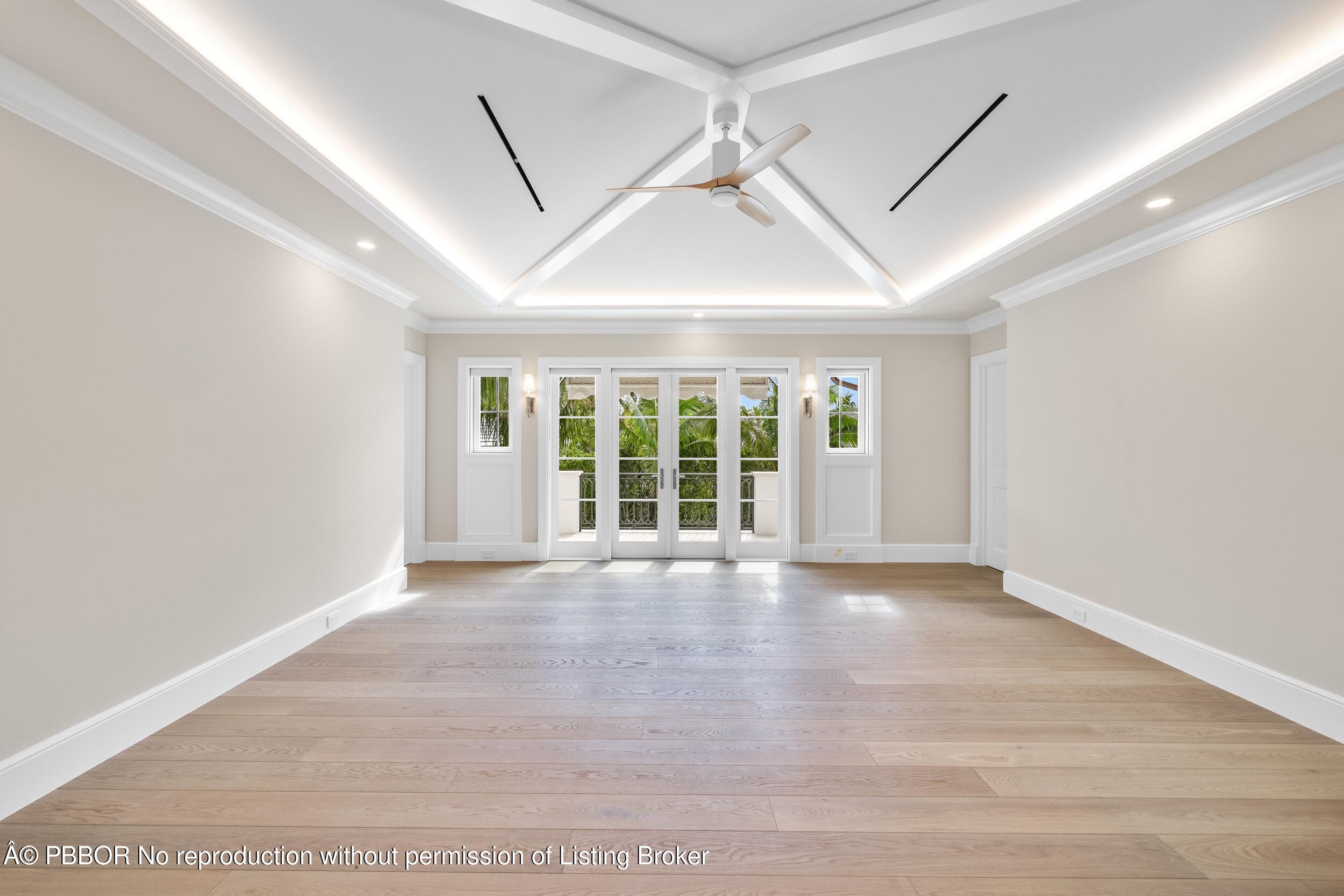 350 Seabreeze Avenue