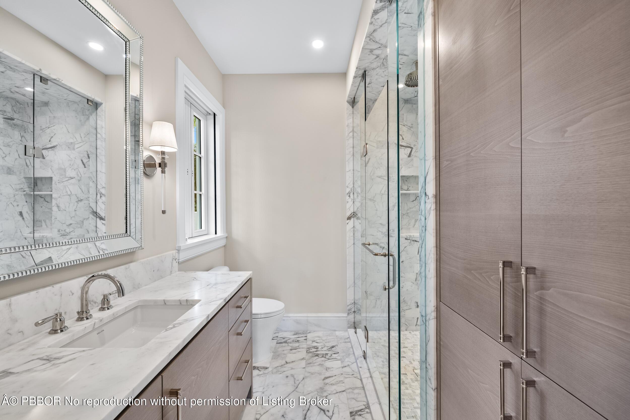 350 Seabreeze Avenue