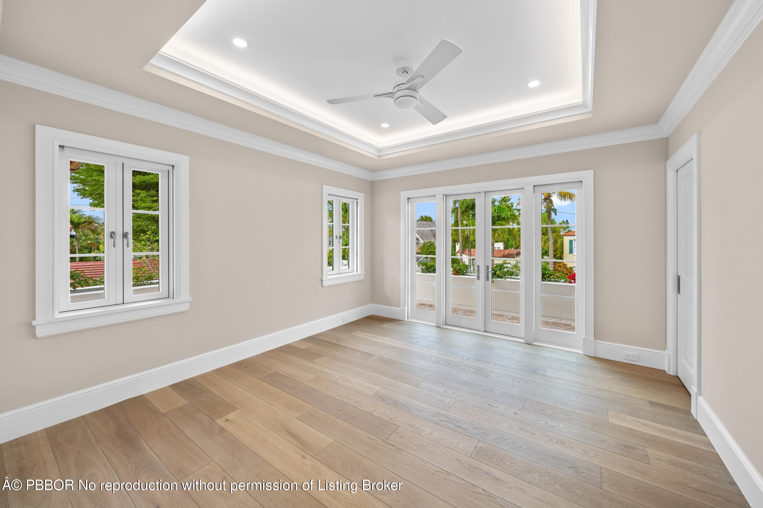 350 Seabreeze Avenue