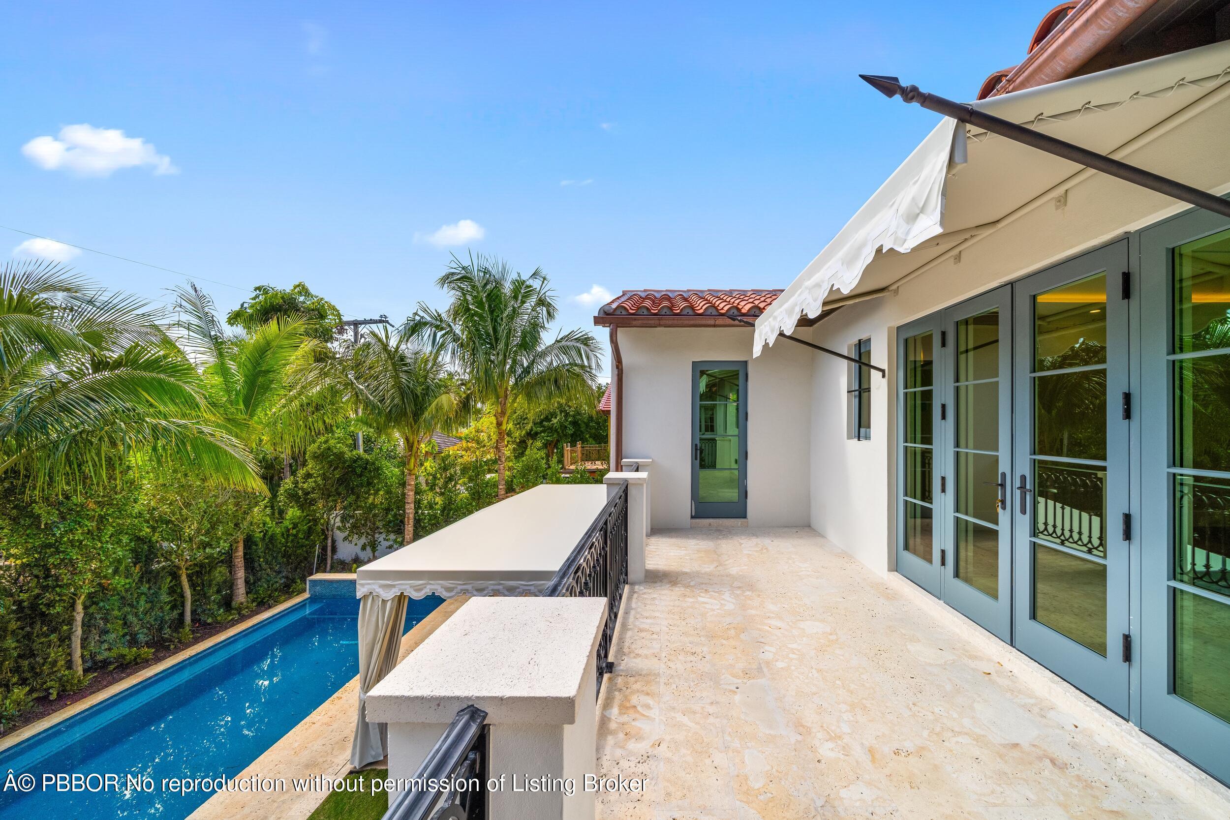 350 Seabreeze Avenue