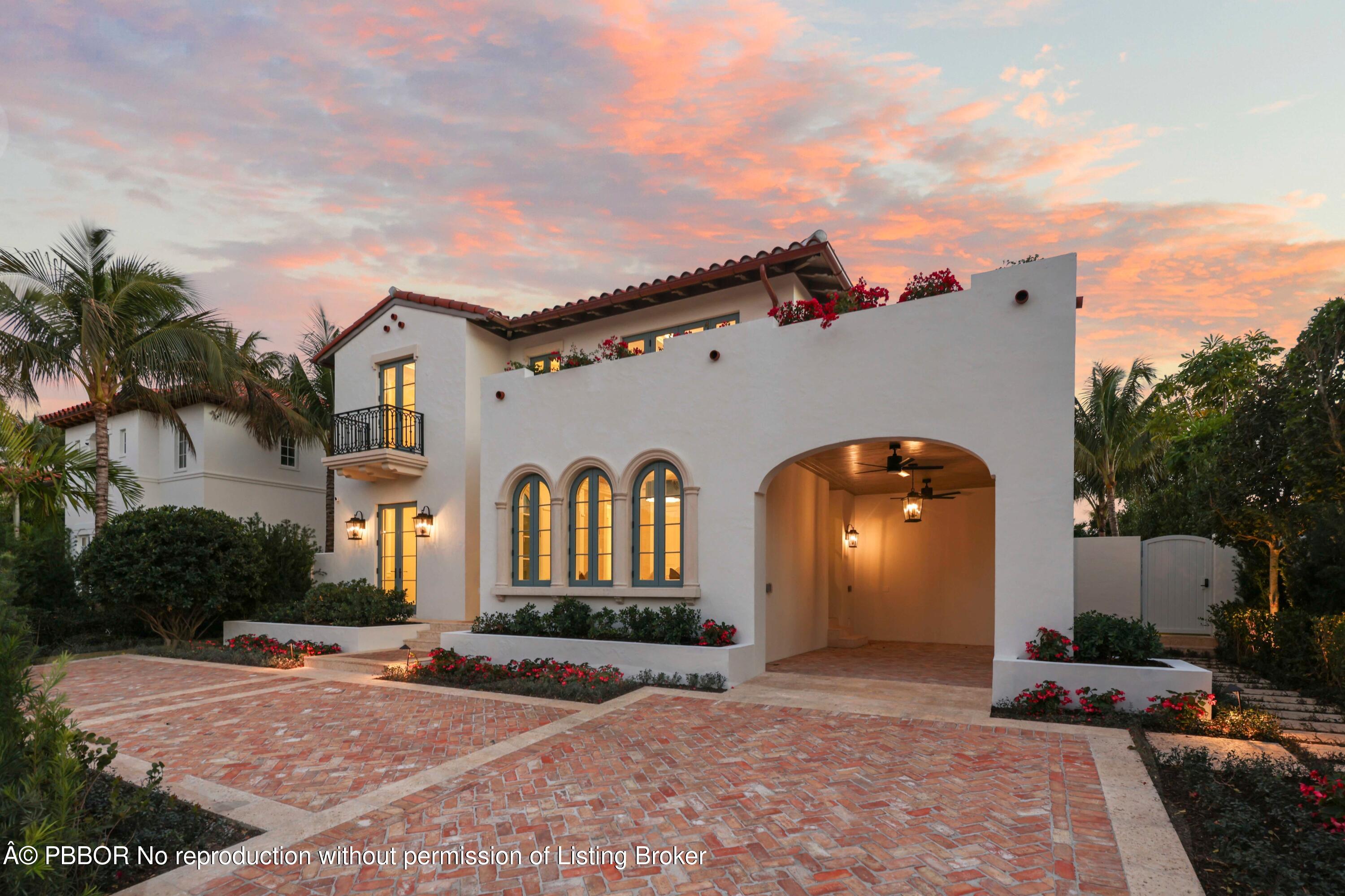 350 Seabreeze Avenue