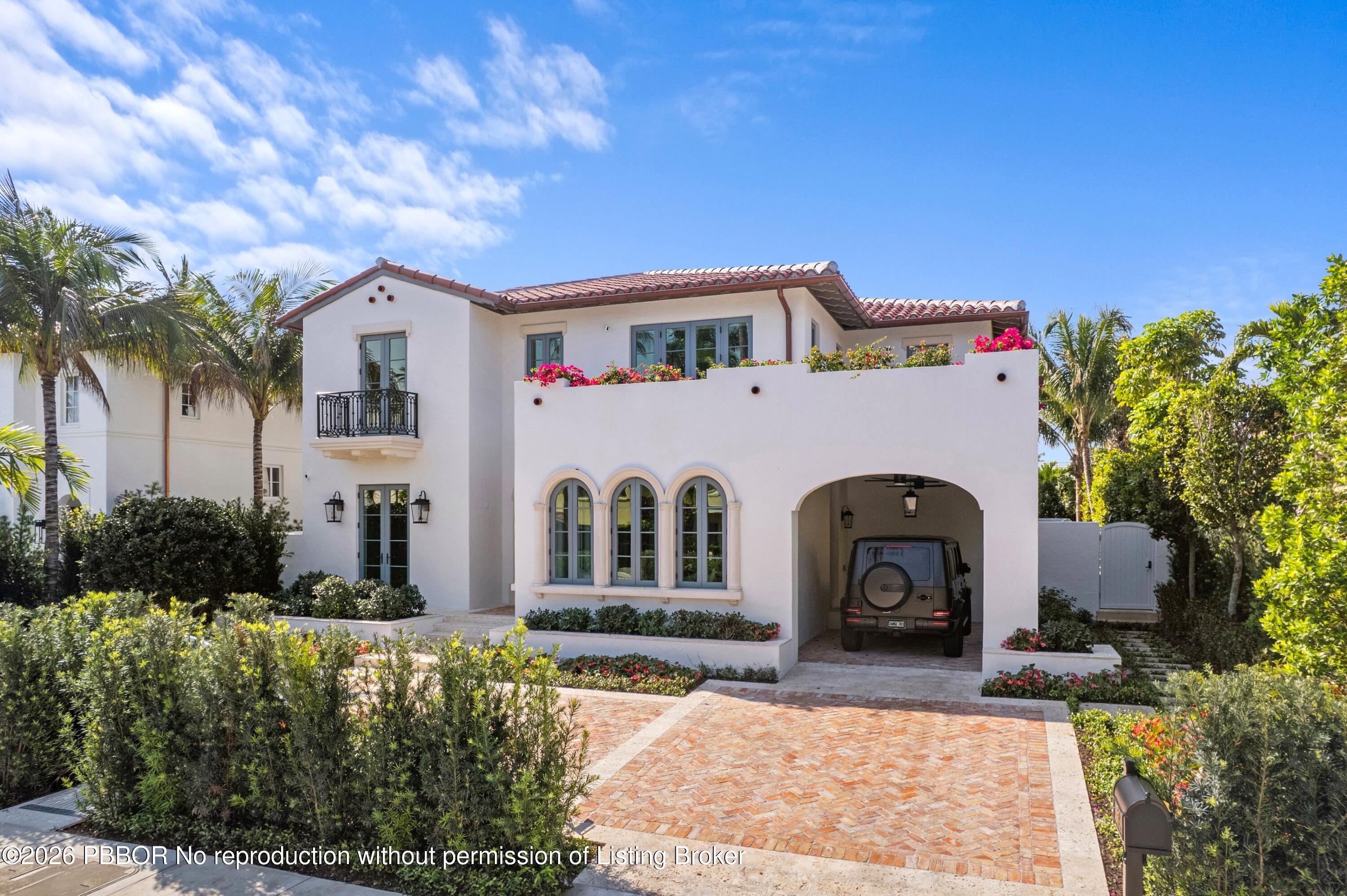 350 Seabreeze Avenue