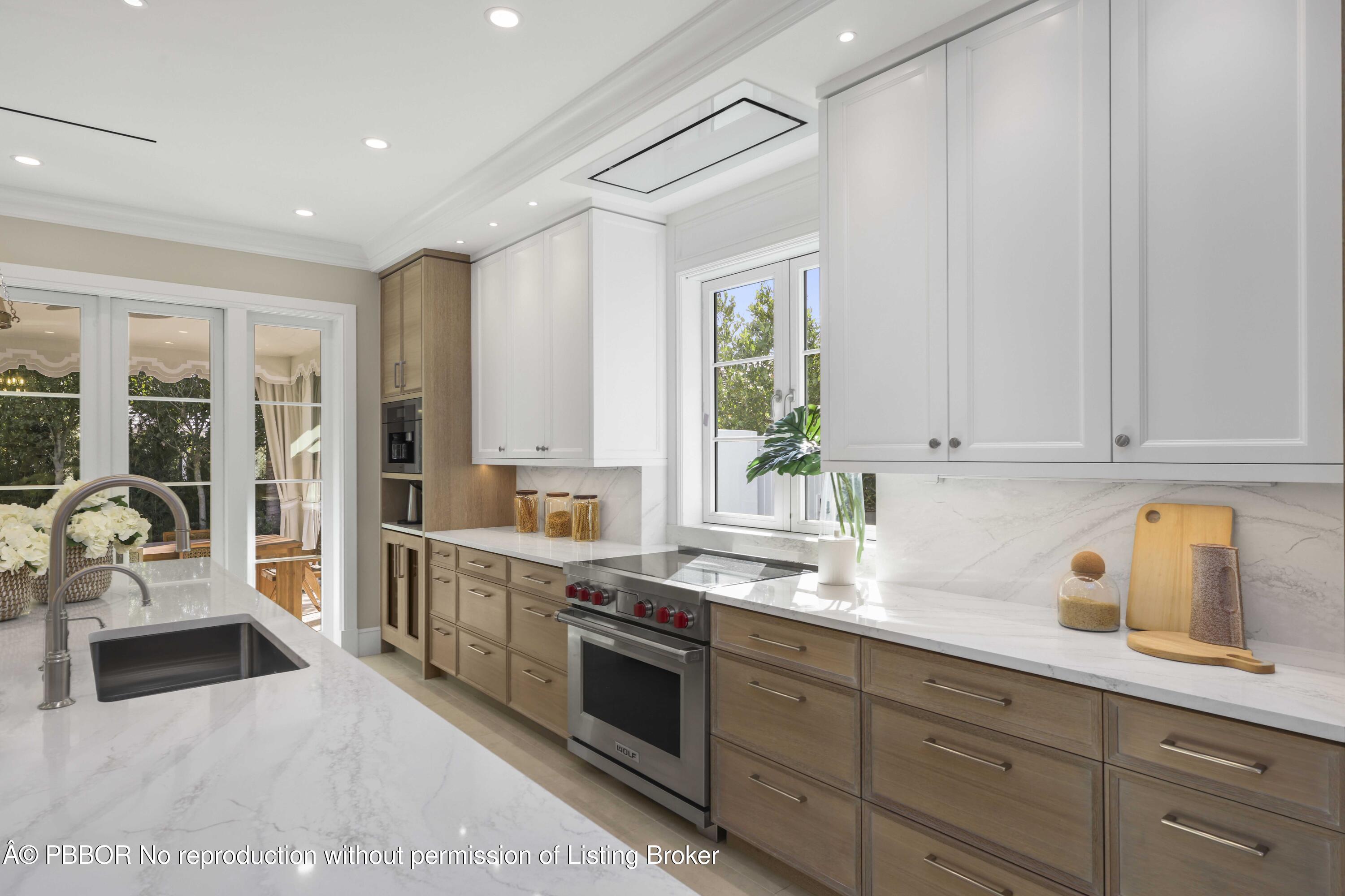 350 Seabreeze Avenue