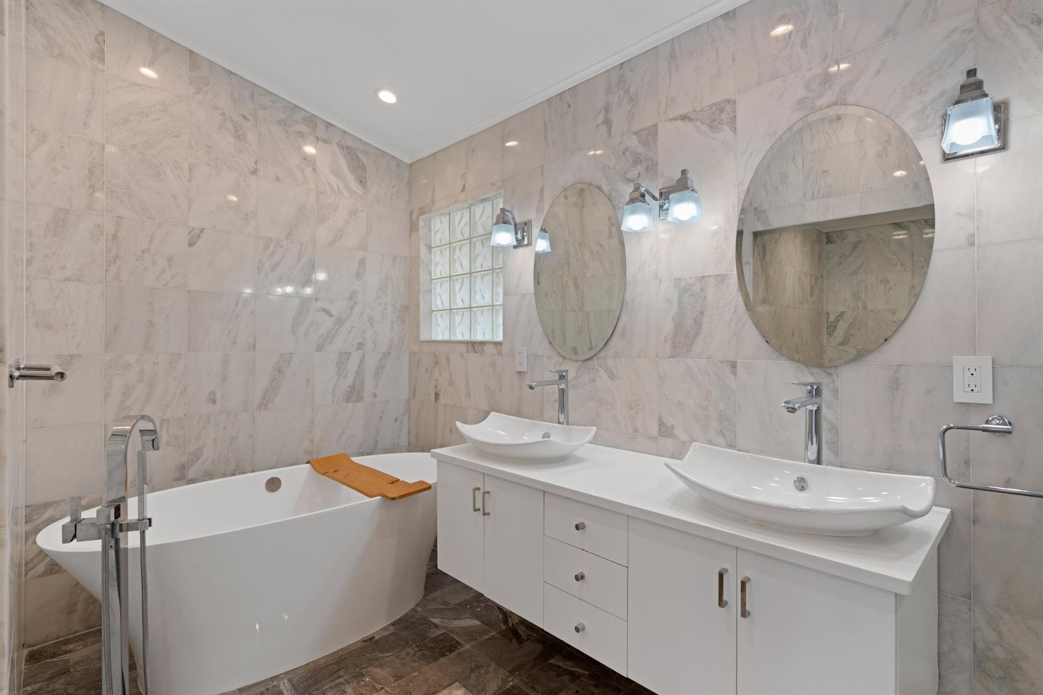 1075 Oysterwood Street