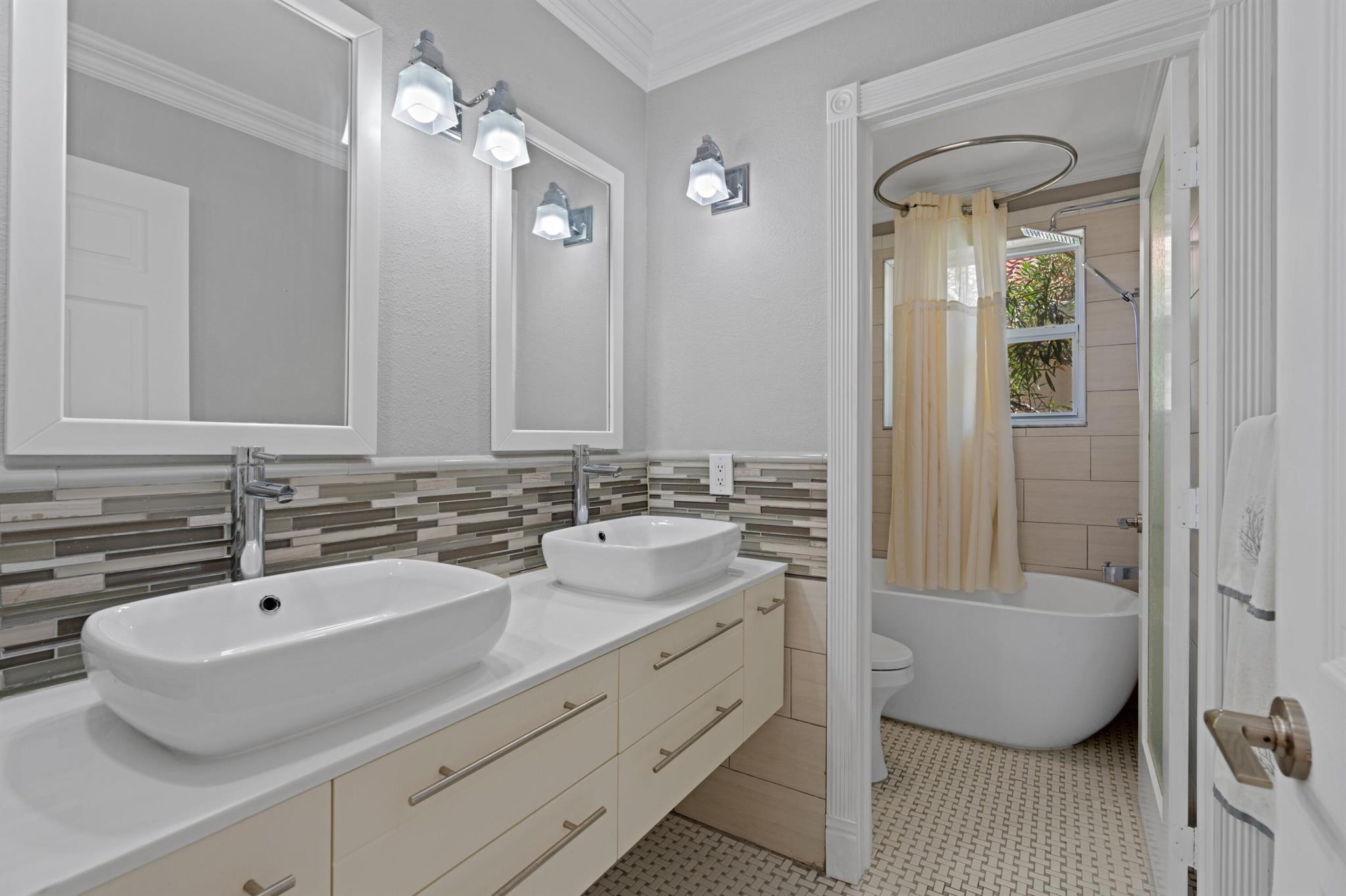 1075 Oysterwood Street