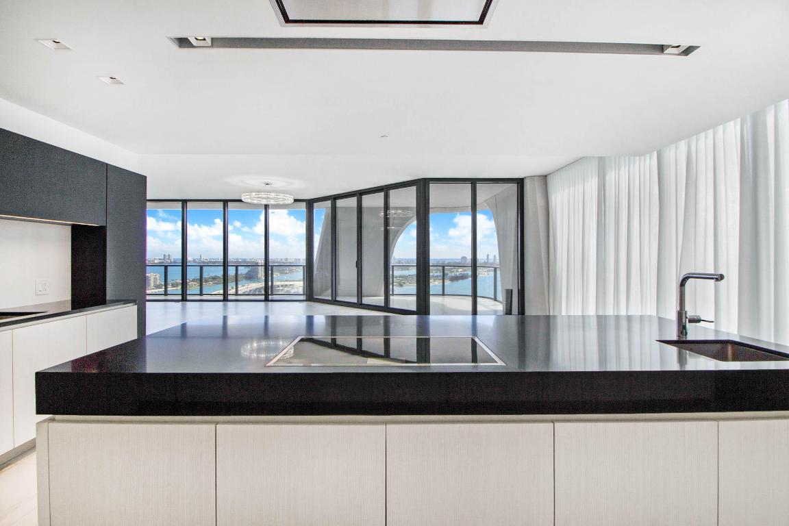 1000 Biscayne Boulevard 2901