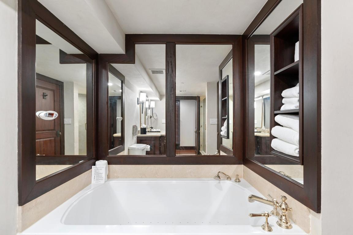 301 Australian Avenue 303