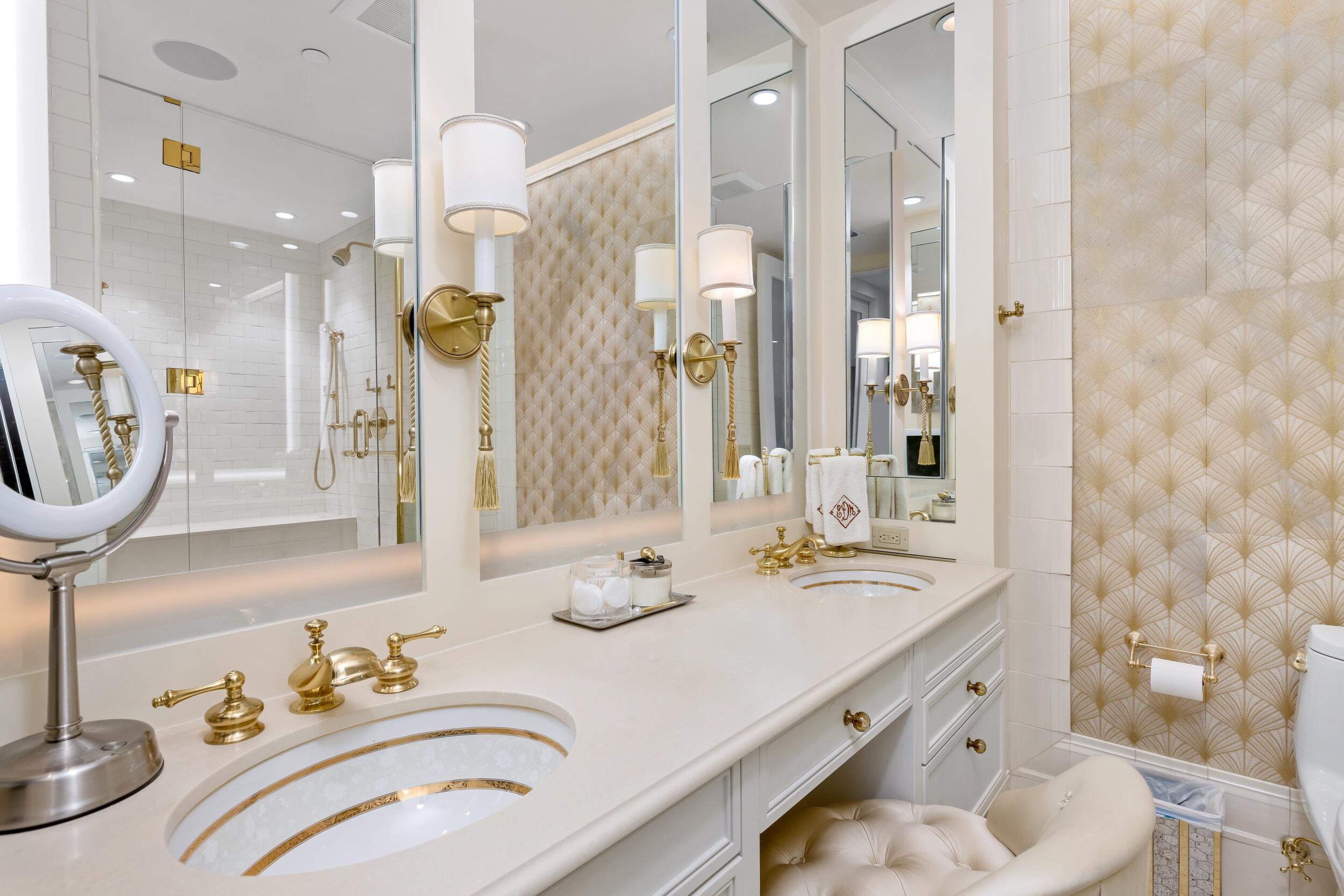 150 Bradley Place 905/906