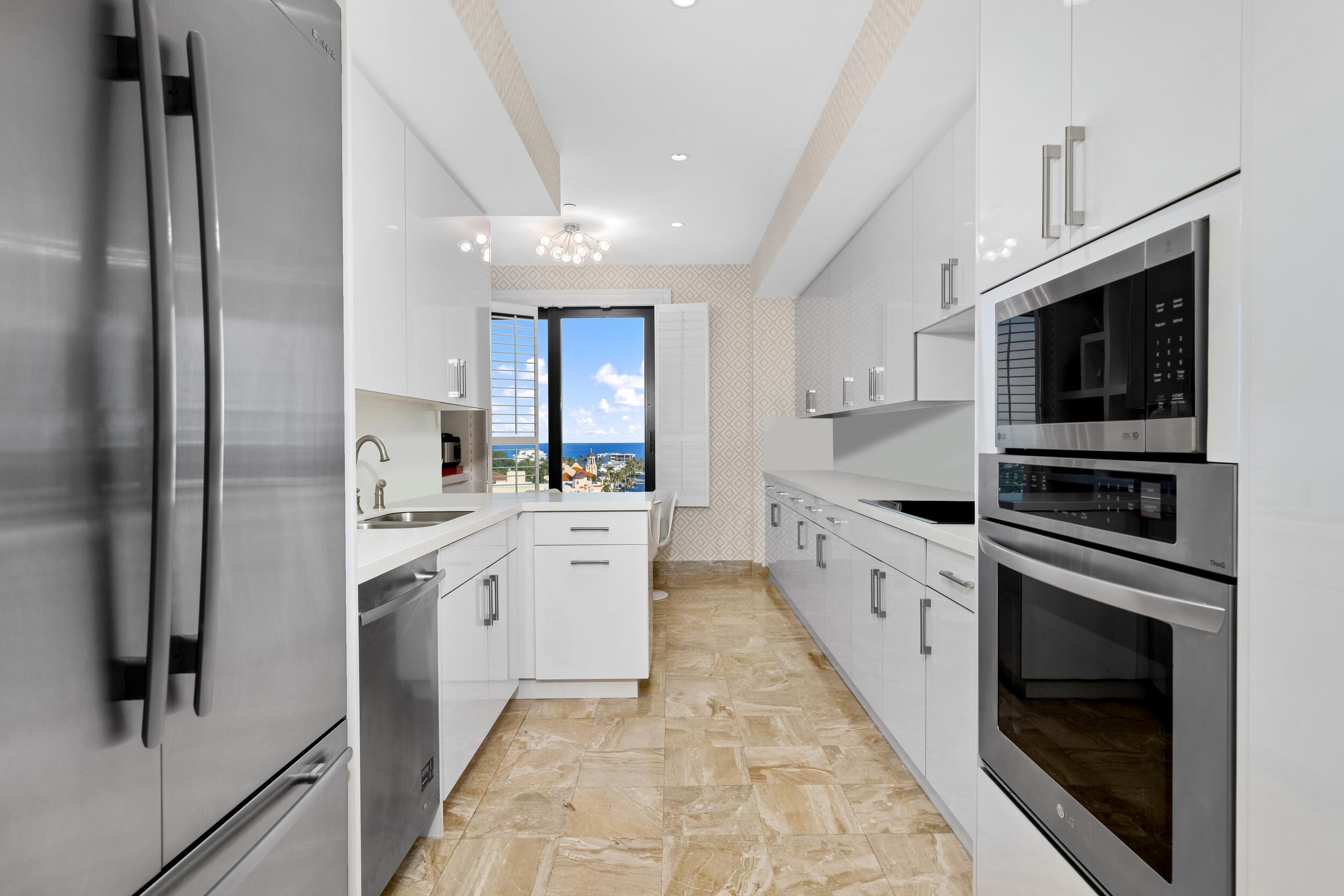 150 Bradley Place 905/906