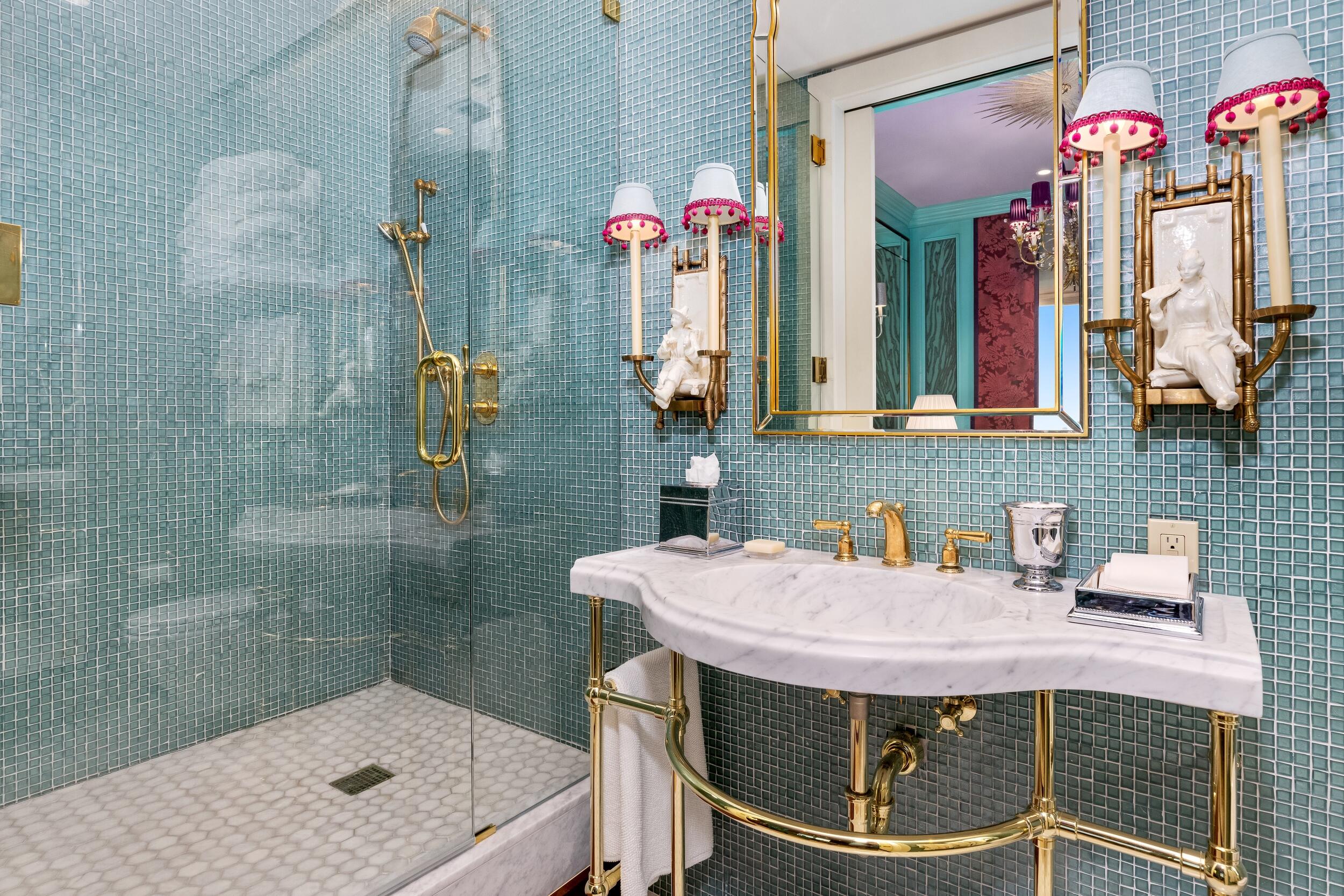 150 Bradley Place 905/906