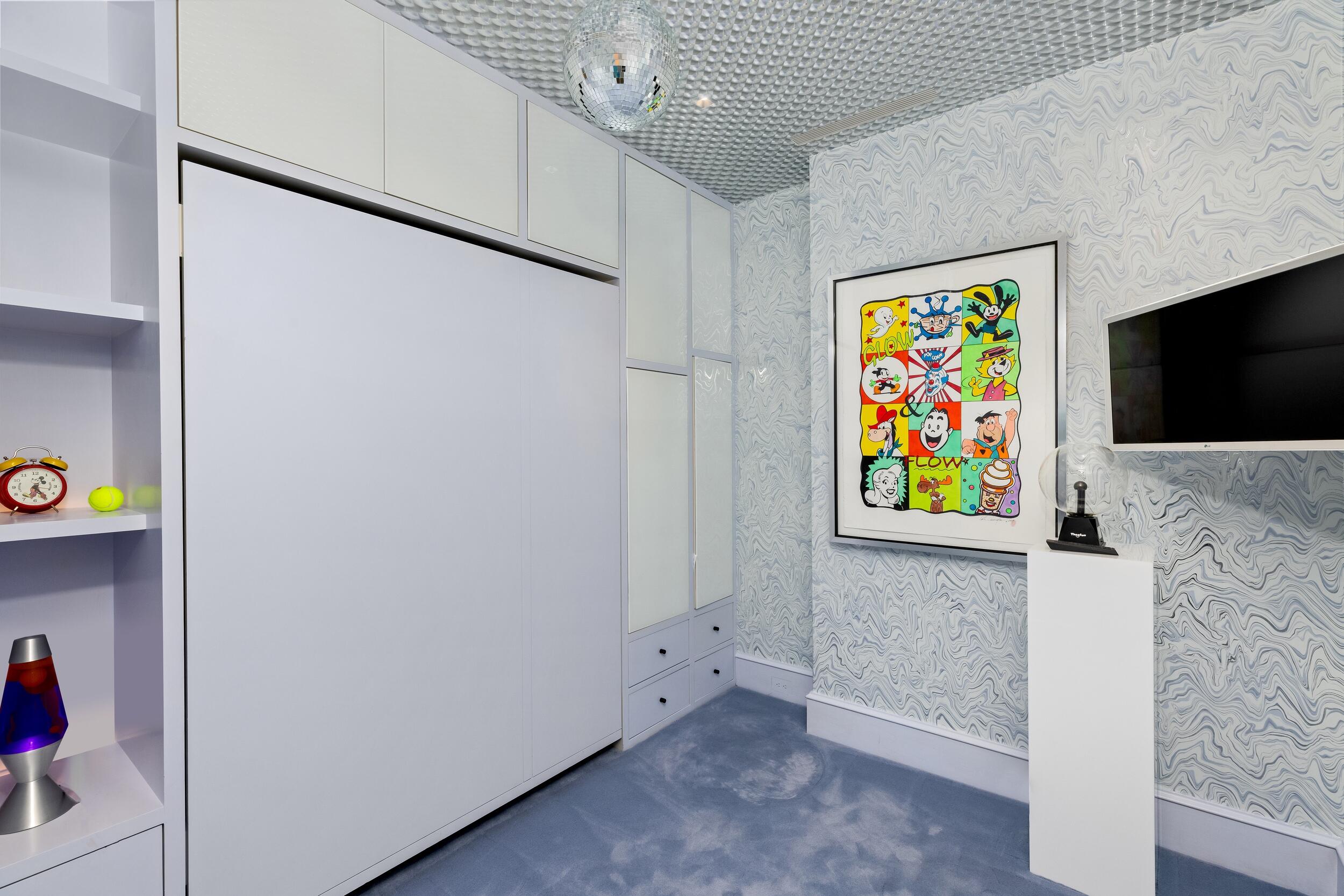 150 Bradley Place 905/906