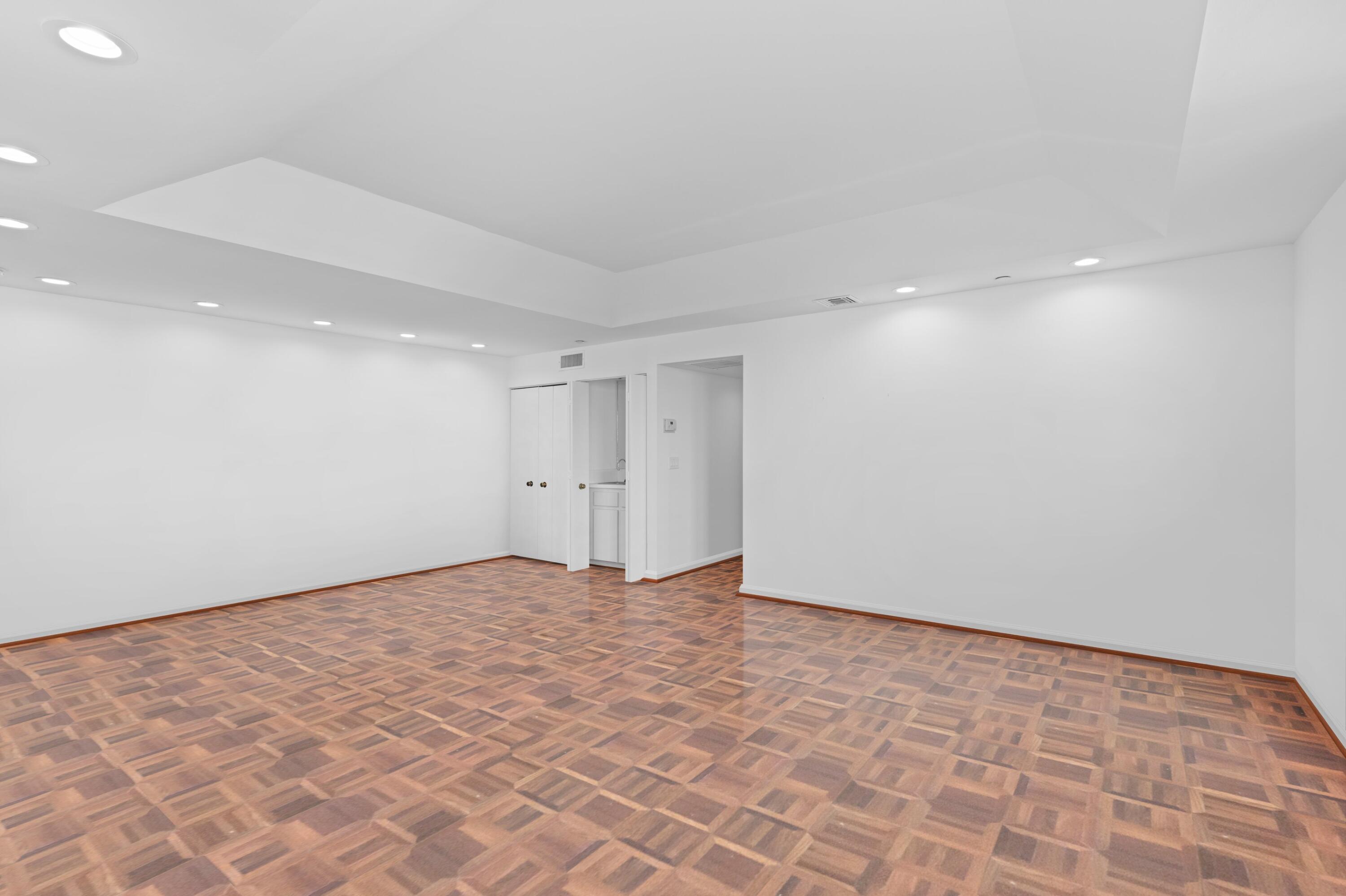 150 Bradley Place 304