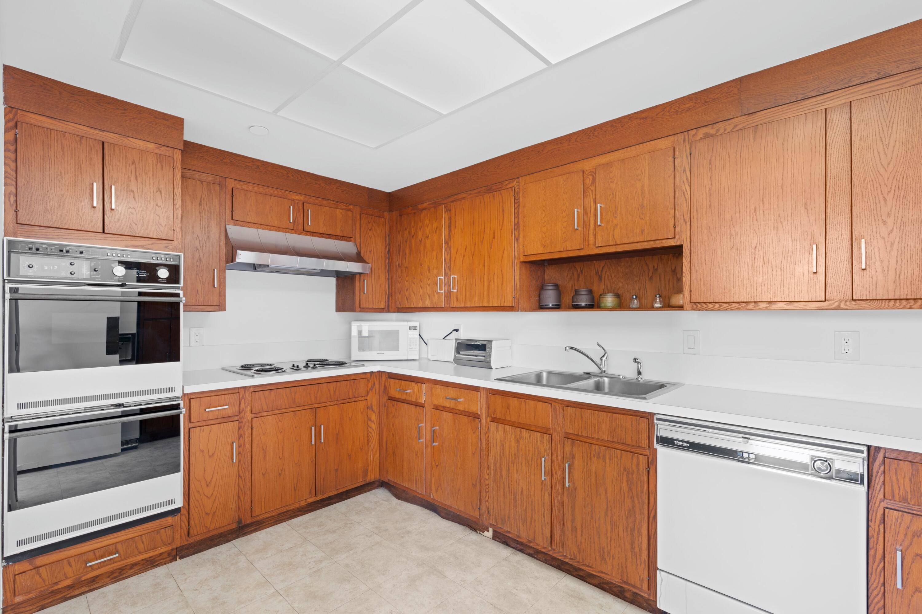 150 Bradley Place 304