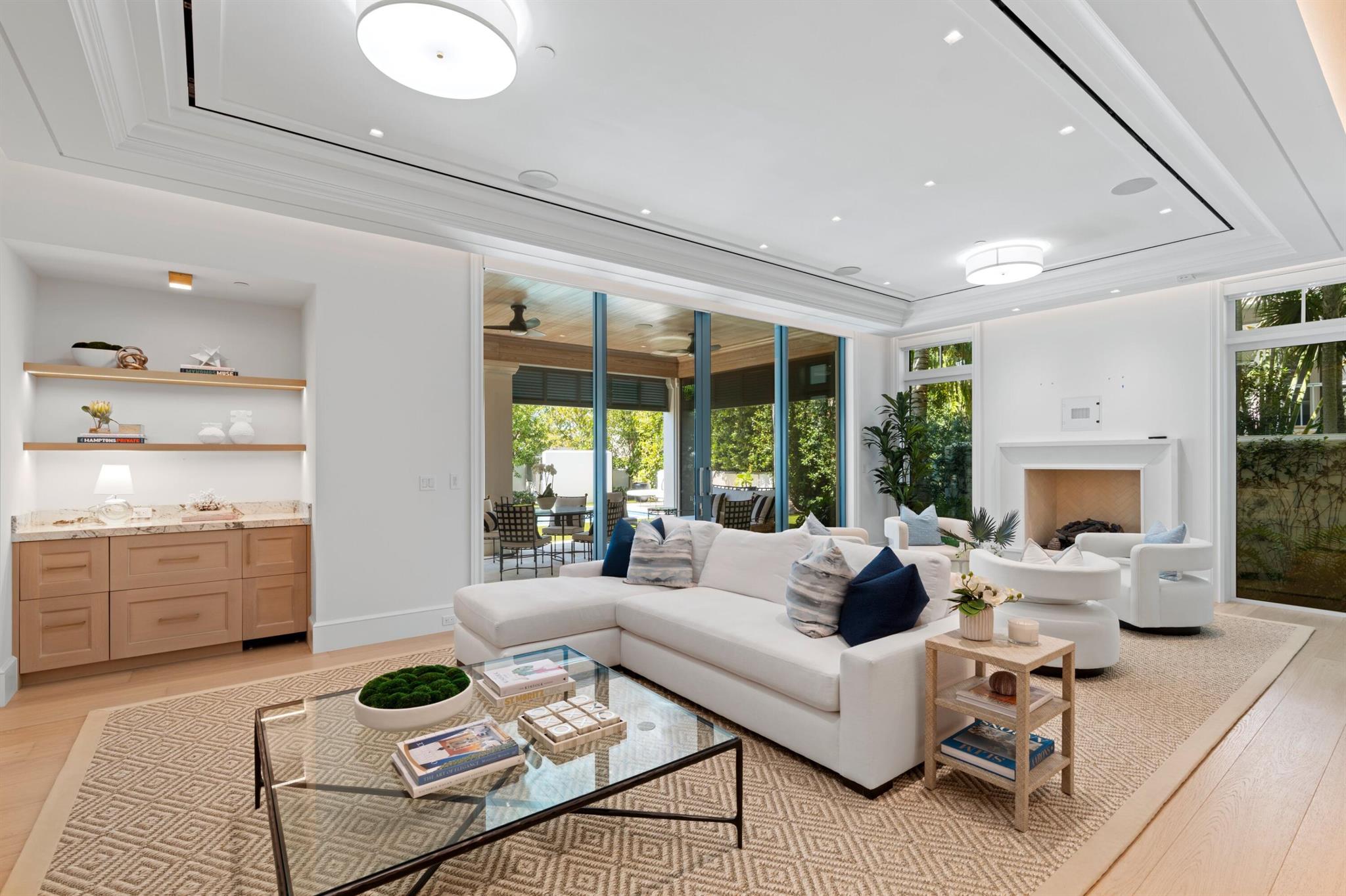 220 Brazilian Avenue West Unit