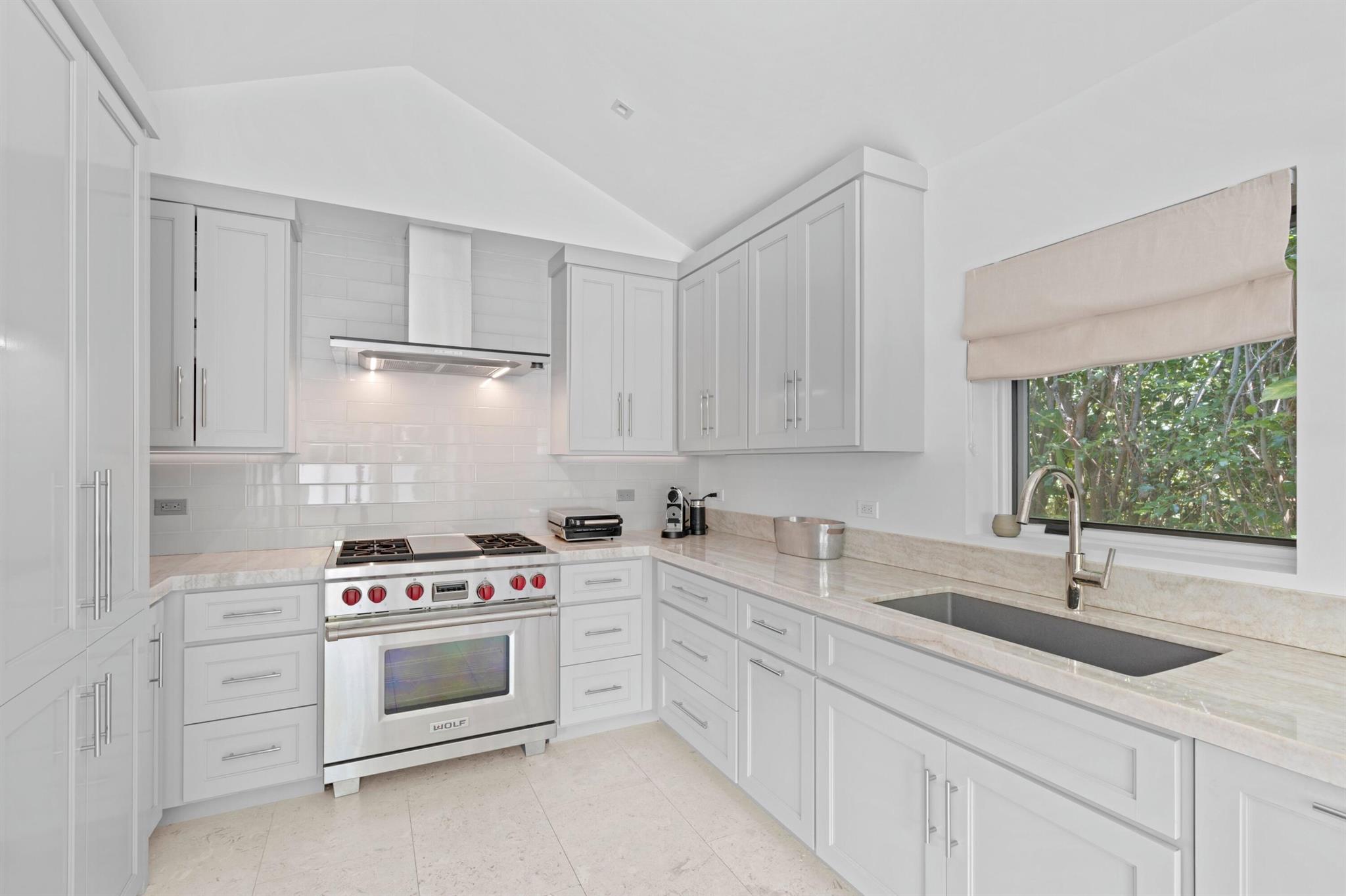 365 Hibiscus Avenue